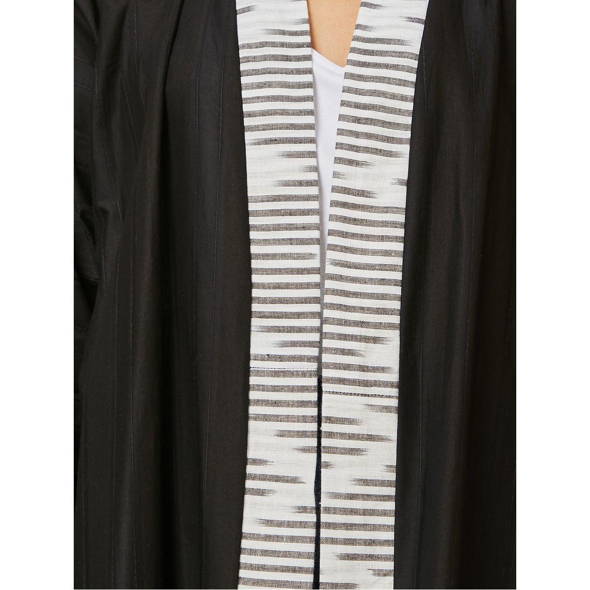 عباية بتداخلات بارزة الملمس-women-arabicclothing-abayas-image-3