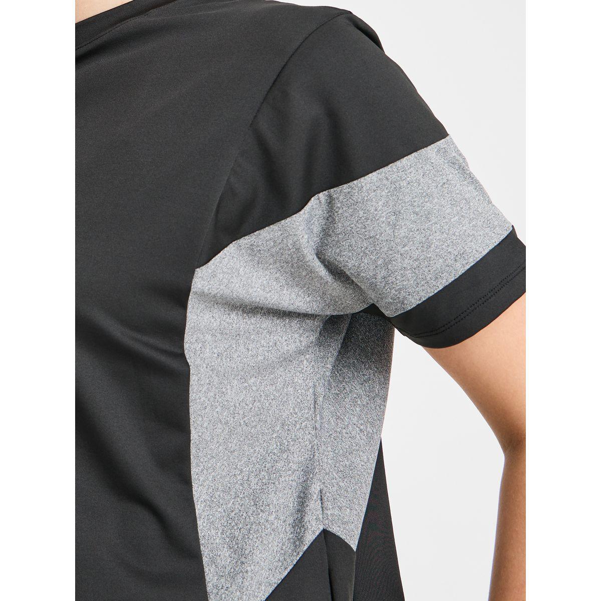 بلوزة رياضية بنمط كتل الالوان-women-clothing-sportswearandactivewear-tshirtsandvests-image-3