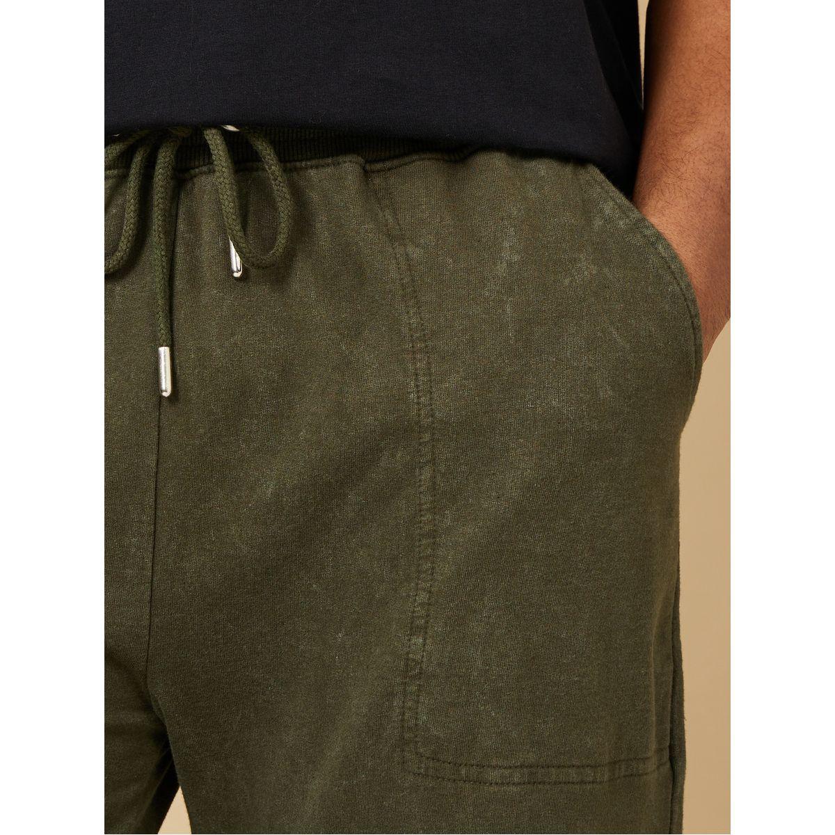 جوغر بقصة مريحة بتداخل خياطة-men-clothing-bottoms-joggers-image-3