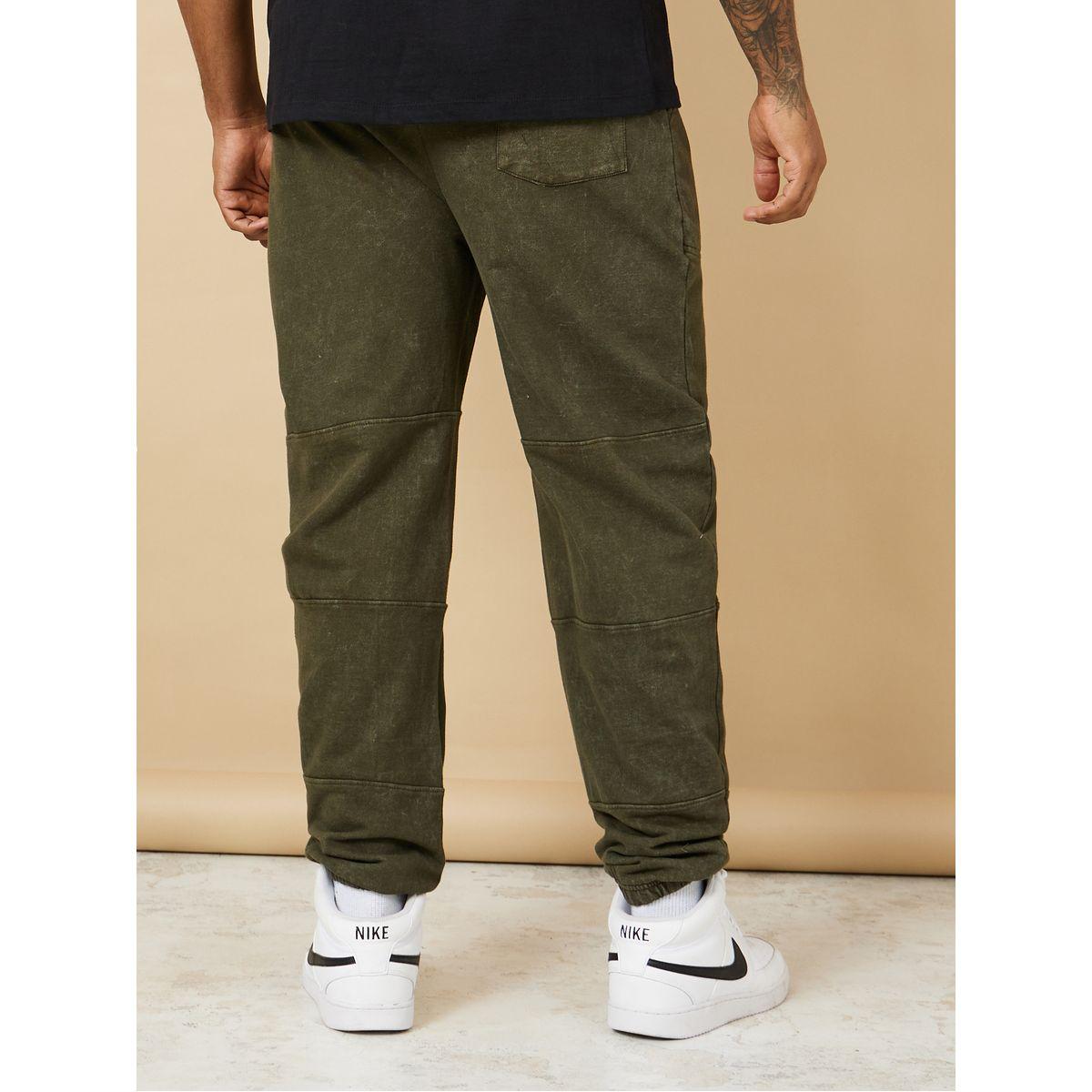 جوغر بقصة مريحة بتداخل خياطة-men-clothing-bottoms-joggers-image-4