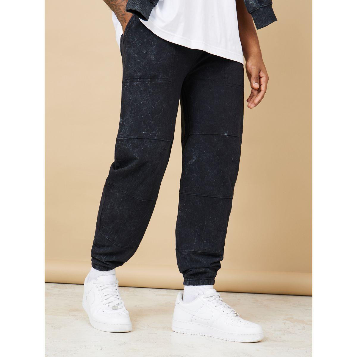 جوغر بقصة مريحة بتداخل خياطة-men-clothing-bottoms-joggers-image-1