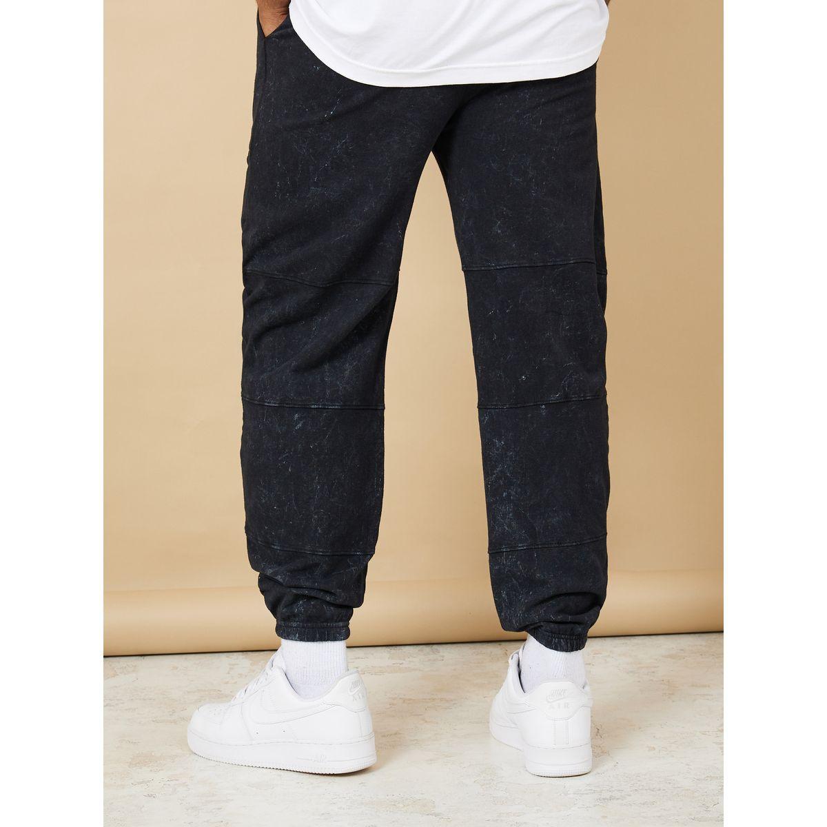 جوغر بقصة مريحة بتداخل خياطة-men-clothing-bottoms-joggers-image-4