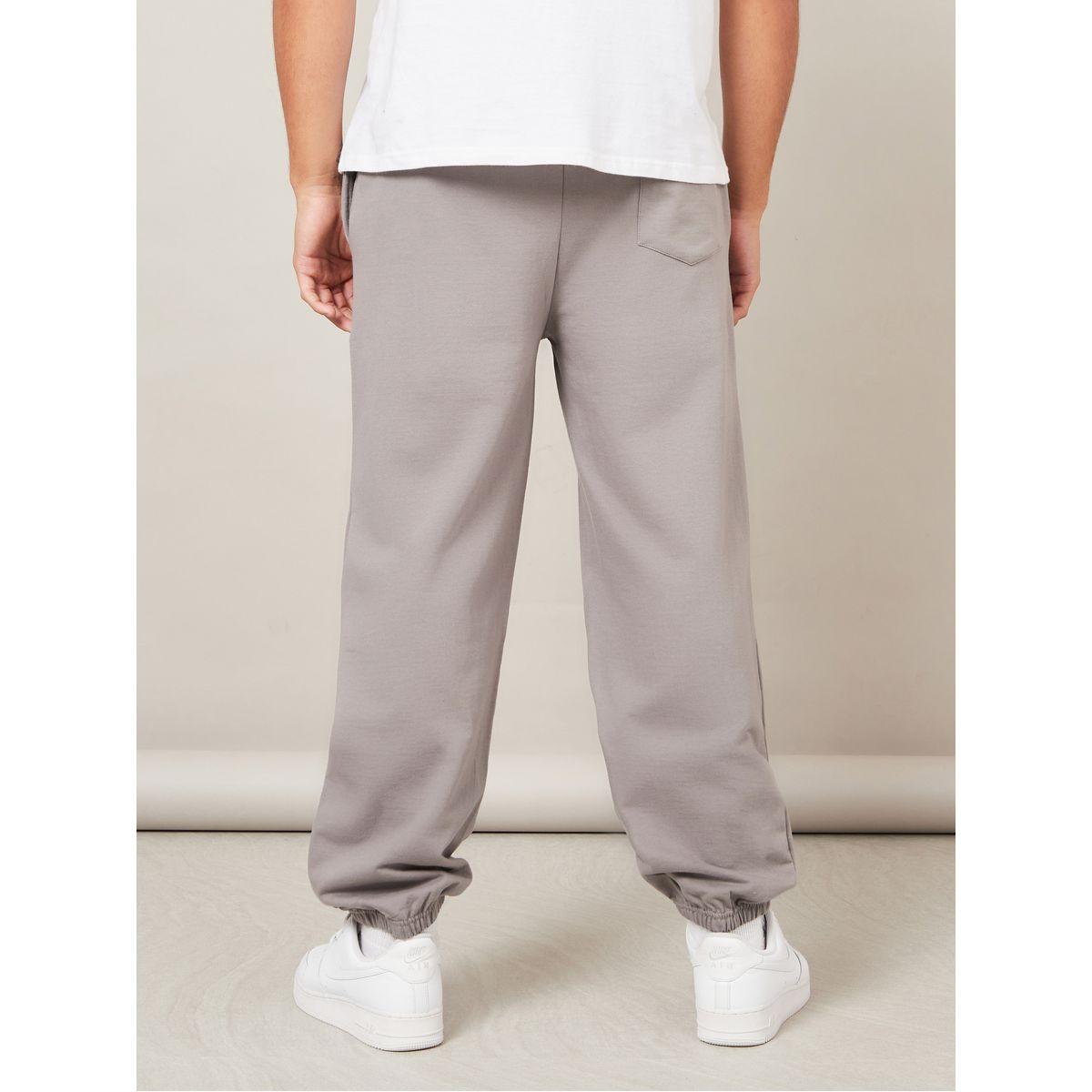 بنطال جوغر بقصة مريحة-men-clothing-bottoms-joggers-image-4