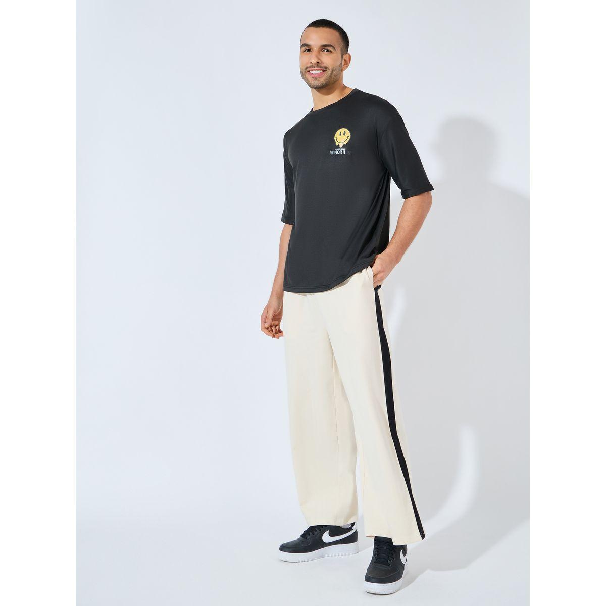 جوغر بأرجل فضفاضة وتداخلات مُتباينة-men-clothing-bottoms-joggers-image-2