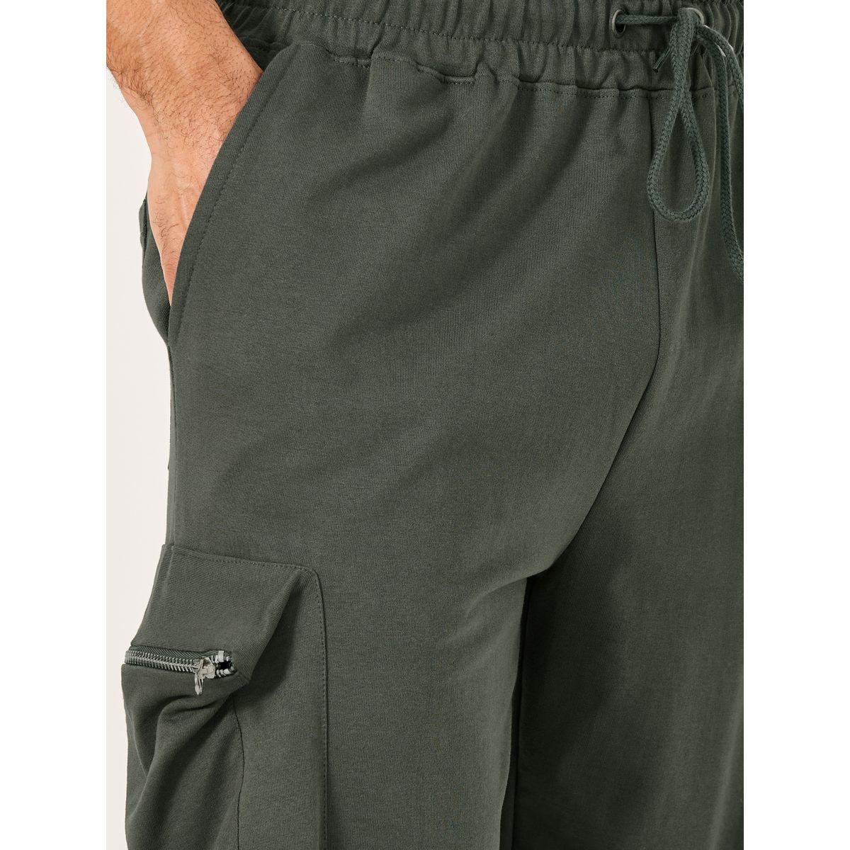 Styli Oversized Fit Utility Cargo Shorts with Zipper-men-clothing-bottoms-shorts-image-3