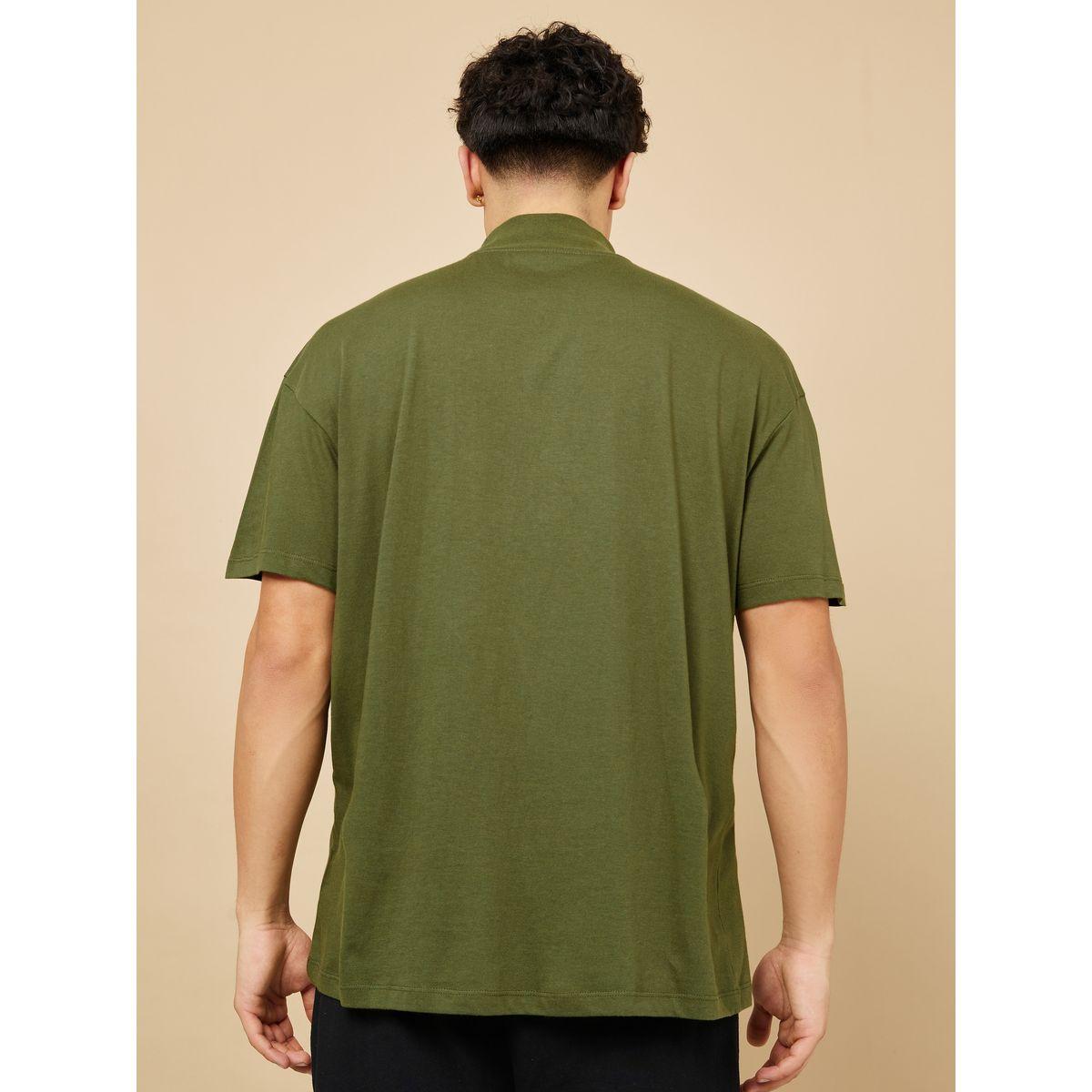 تيشيرت بقصة واسعة وياقة عالية-men-clothing-tshirtsandpolos-tshirts-image-4