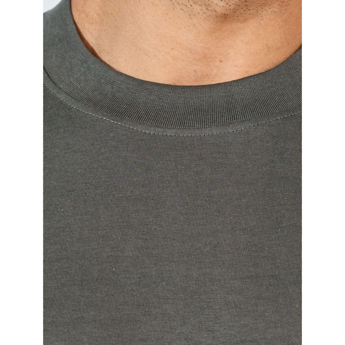 تيشيرت فضفاض بياقة وهمية-men-clothing-tshirtsandpolos-tshirts-image-3