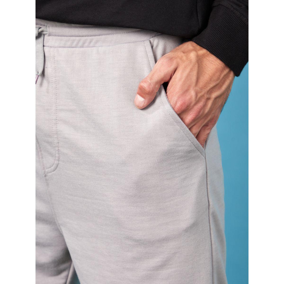 شورت محبوك بقصة عادية-men-clothing-bottoms-shorts-image-4