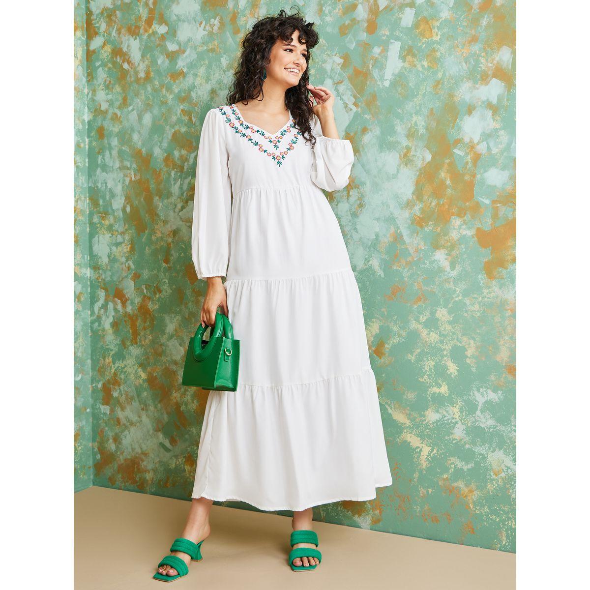 فستان طويل بتفاصيل مطرزة وكسرات-women-clothing-dresses-image-2