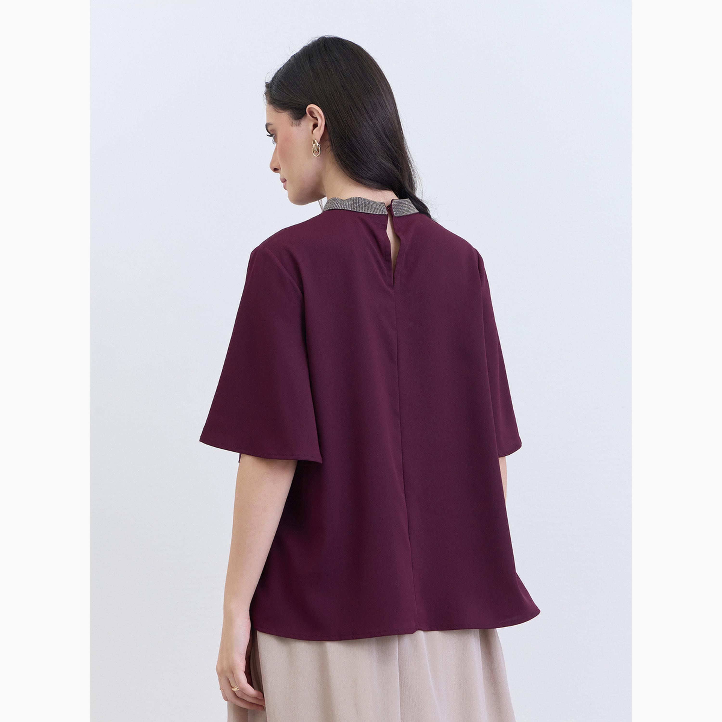 بلوزة بأكمام رفرفة وفتحة رقبة مطرزة-women-clothing-tshirts-image-5