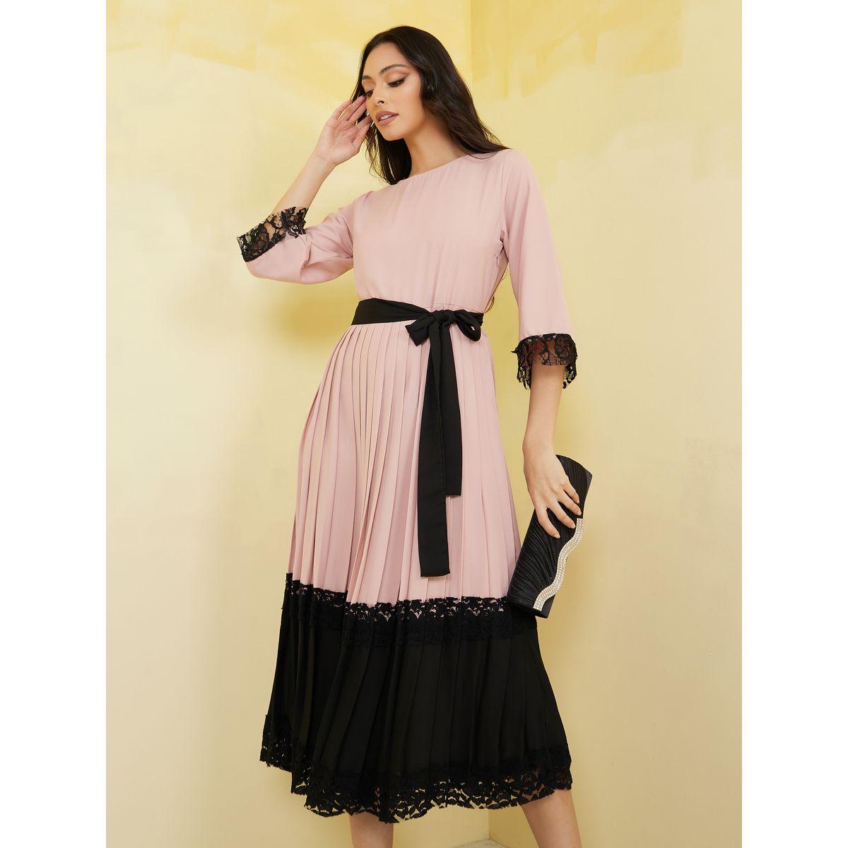 Styli Lace Trim Pleated A-Line Maxi Dress-women-clothing-dresses-image-1