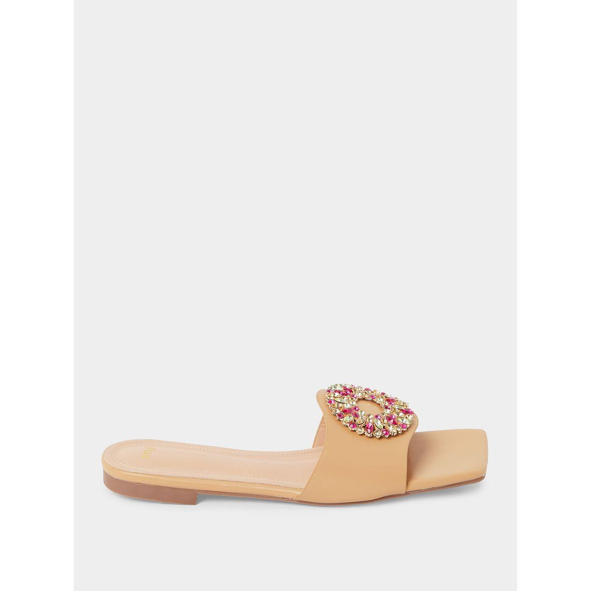 صندل فلات مزين بحجر الراين-women-shoes-sandals-flats-image-1