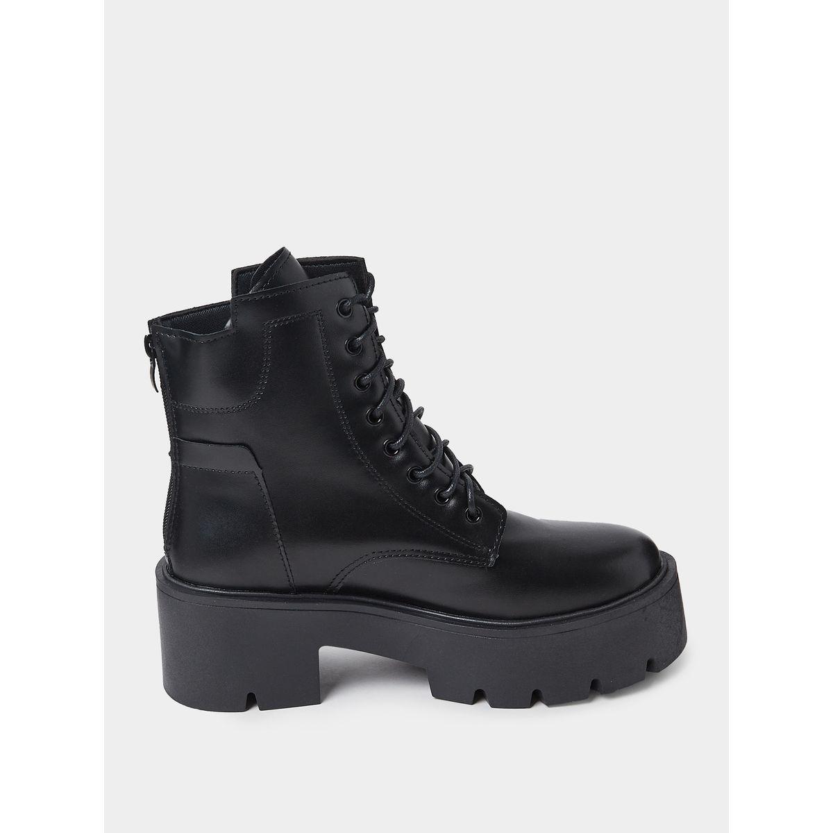 بوت كاجوال برباط غلق-women-shoes-boots-image-2
