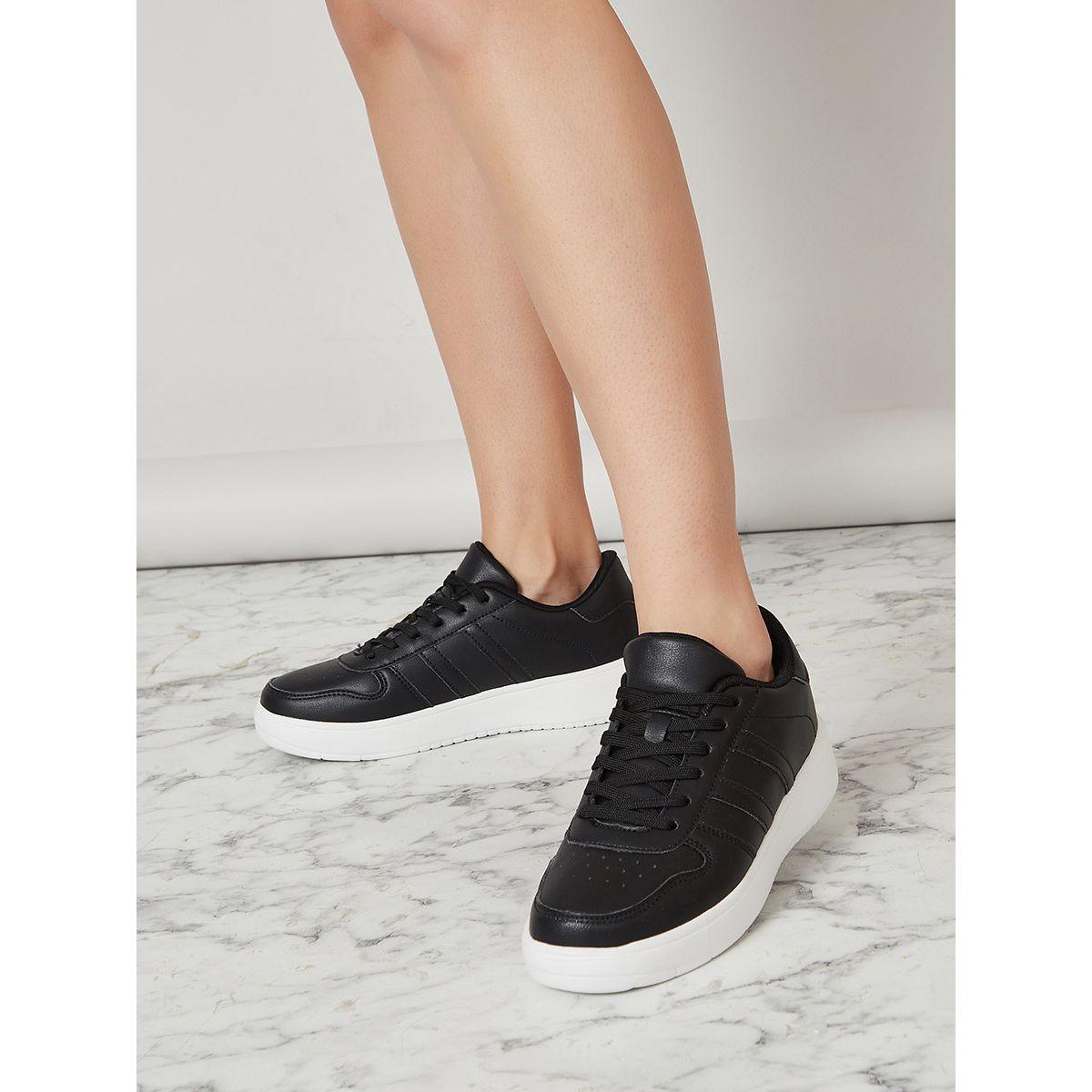 حذاء سنيكرز برباط غلق-women-shoes-sneakers-image-1