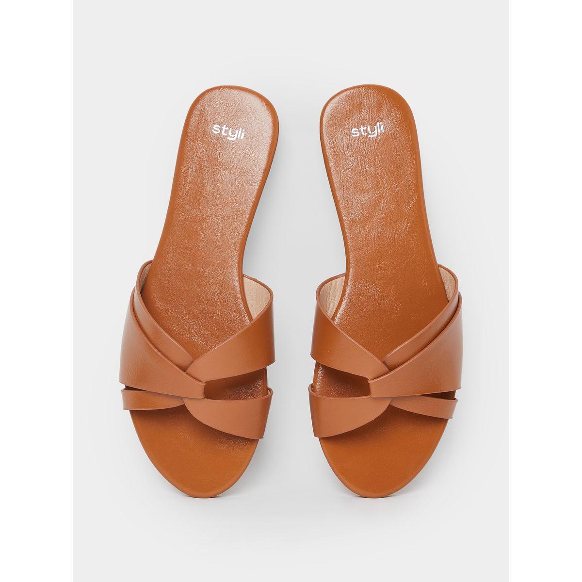 صندل فلات بسيور كروس-women-shoes-sandals-flats-image-2