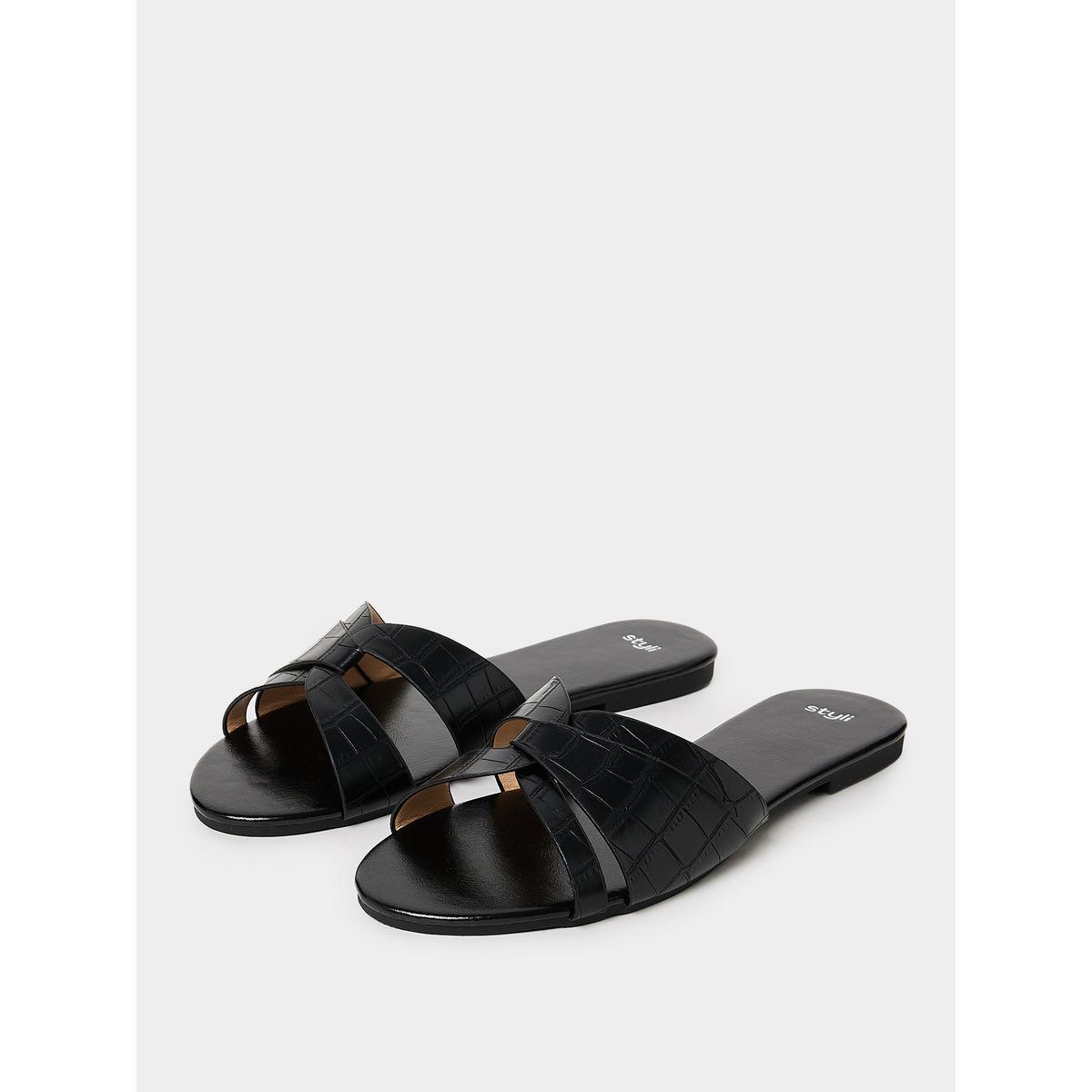 Styli Textured Cross Strap Flat Sandals-women-shoes-sandals-flats-image-3