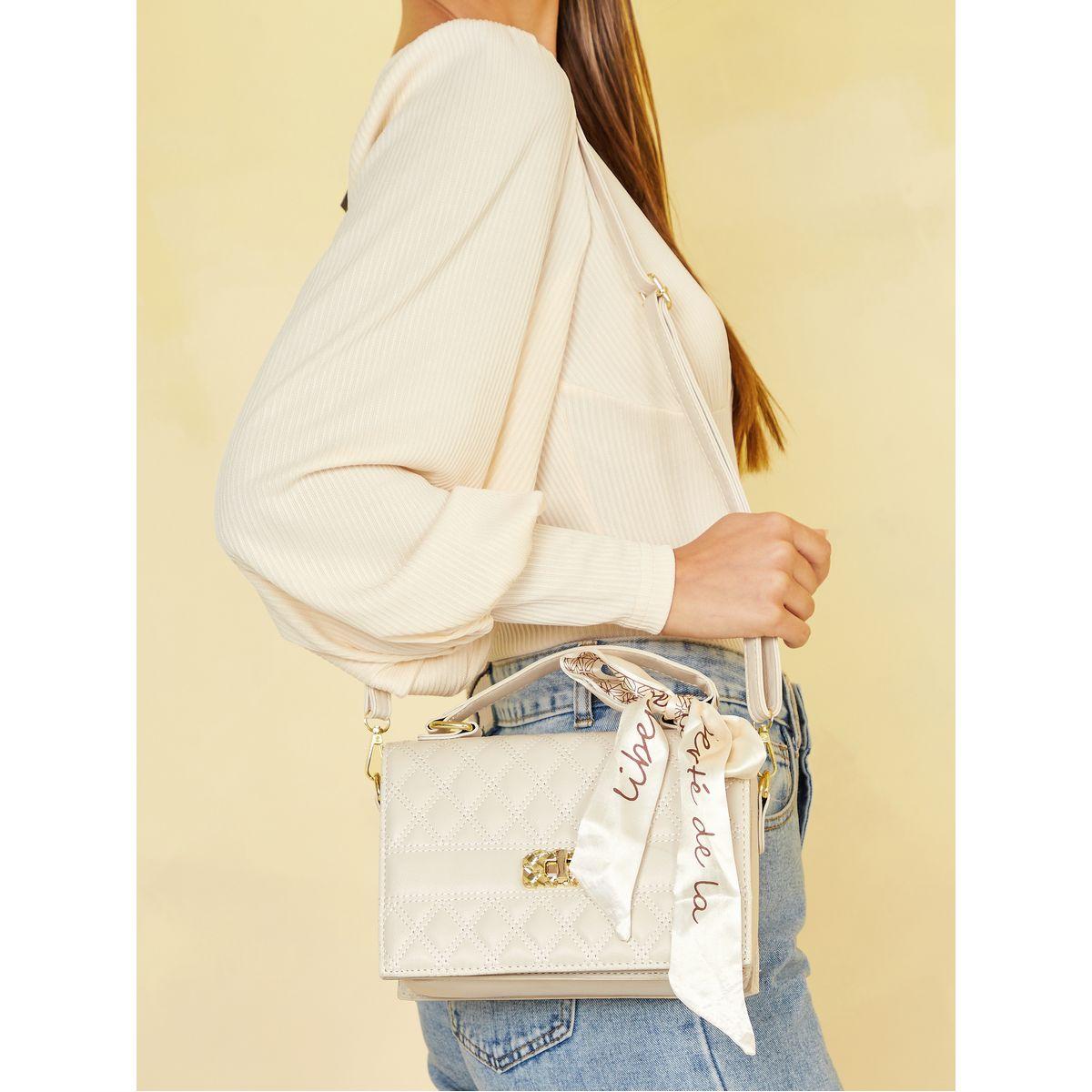 شنطة يد بتفاصيل بارزة الملمس-women-bagsandwallets-handbags-image-3