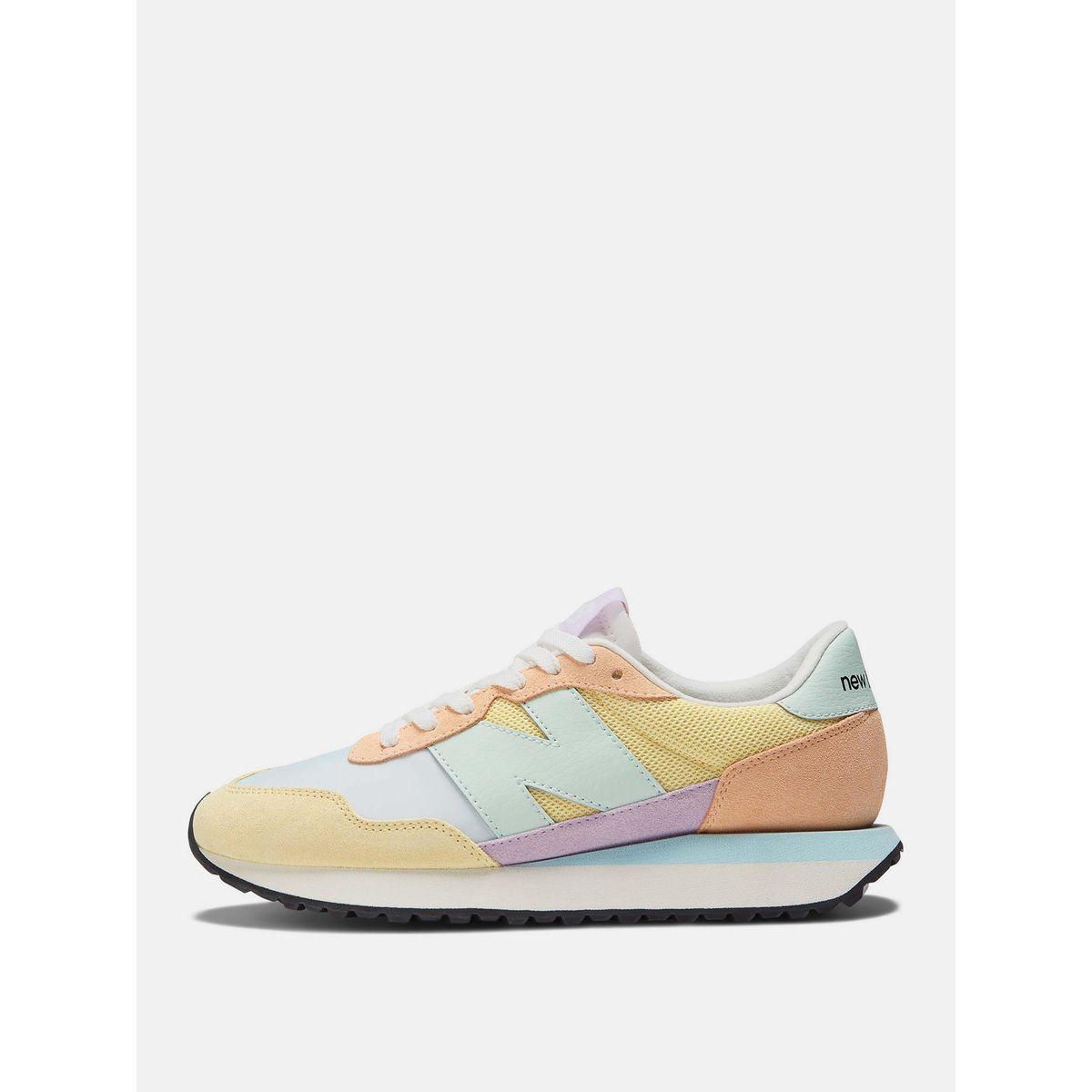 حذاء سنيكرز بنمط كتل الالوان-women-shoes-sneakers-image-2