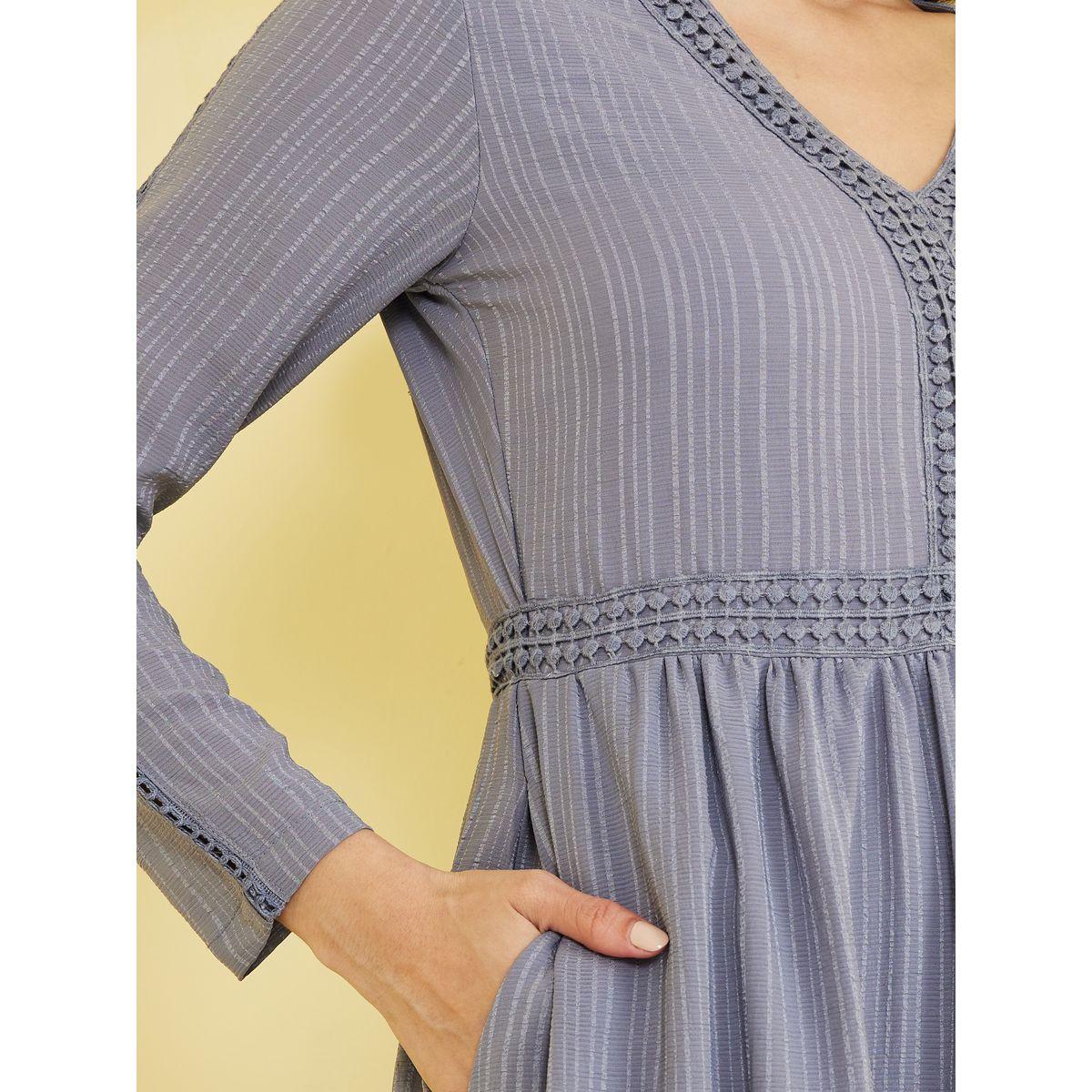فستان ميدي بتفاصيل مطرزة-women-clothing-dresses-image-3