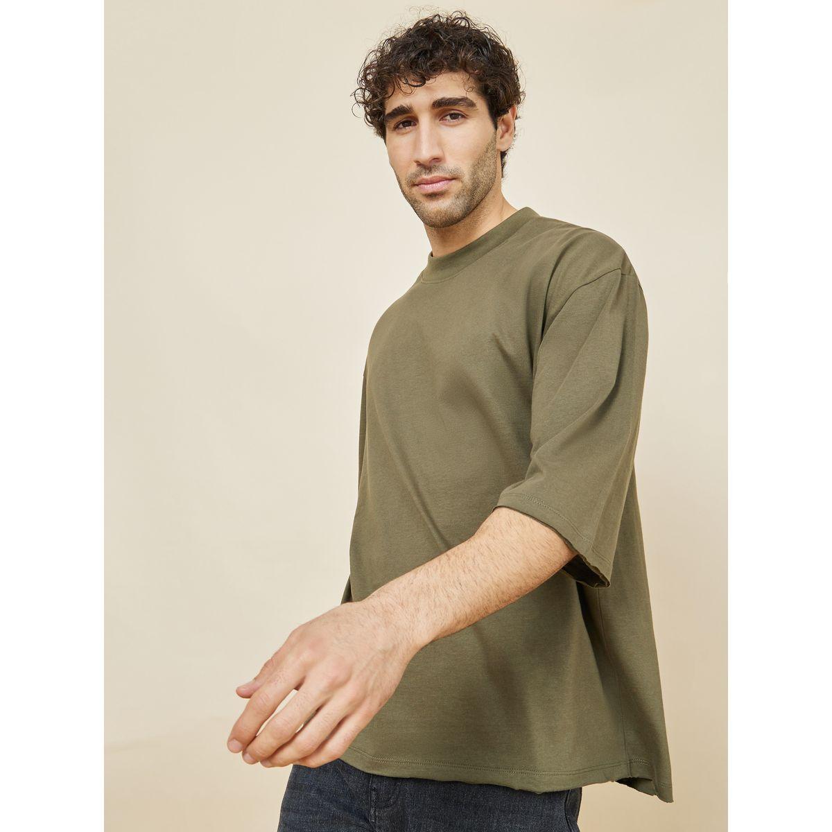 تيشيرت بقصة واسعة وحواف غير مدروزة-men-clothing-tshirtsandpolos-tshirts-image-1