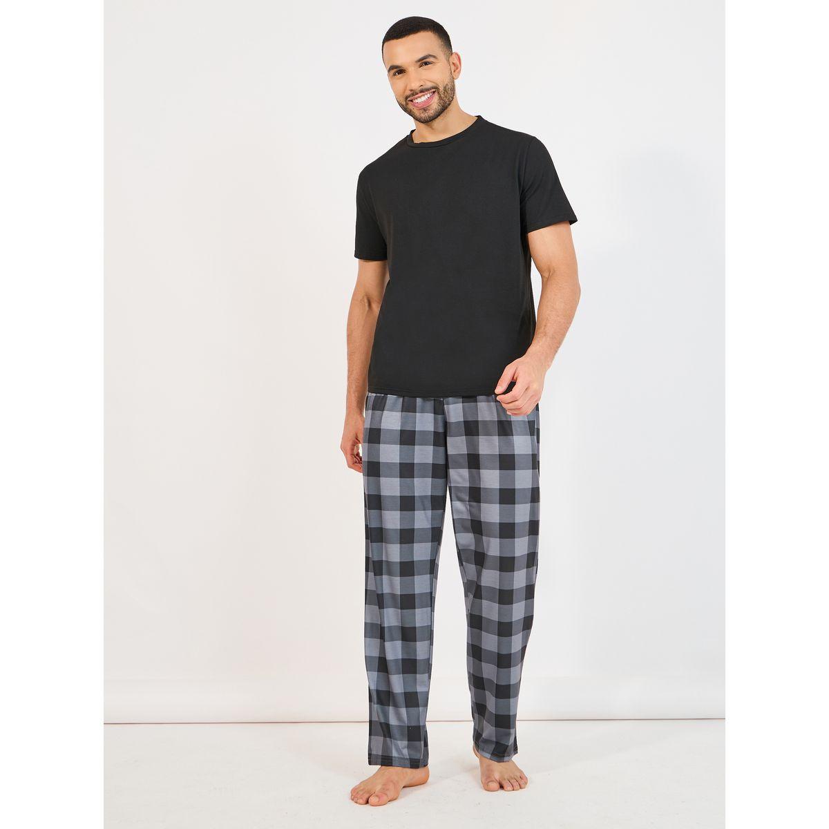طقم من بنطال بيجاما مع تيشيرت سادة-men-clothing-nightwear-sets-image-1