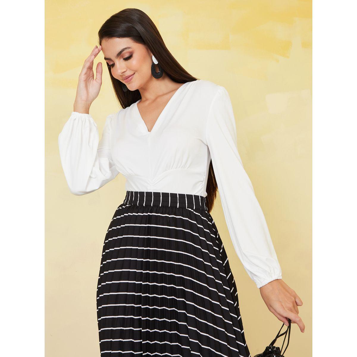 Styli Solid V Neck Knit Fitted Bodysuit-women-clothing-tshirts-image-1
