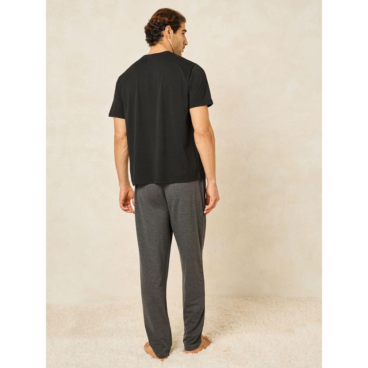 Styli Unwind Slogan Print T-Shirt & Solid Pyjama Set-men-clothing-nightwear-sets-image-4