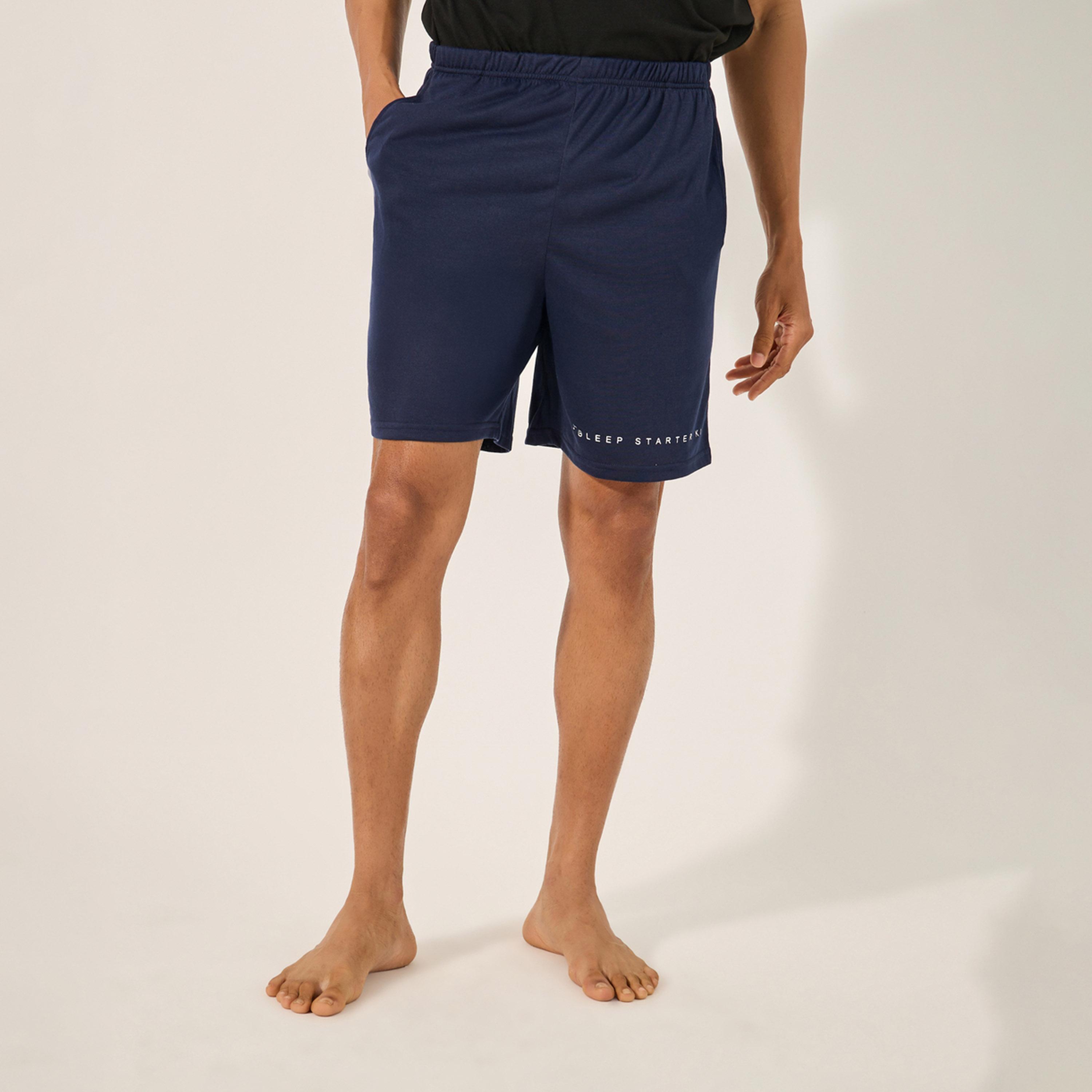 ستايلي - طقم بيجامة من تي شيرت وشورت بياقة دائرية بطبعة جرافيكية-men-clothing-nightwear-sets-image-5