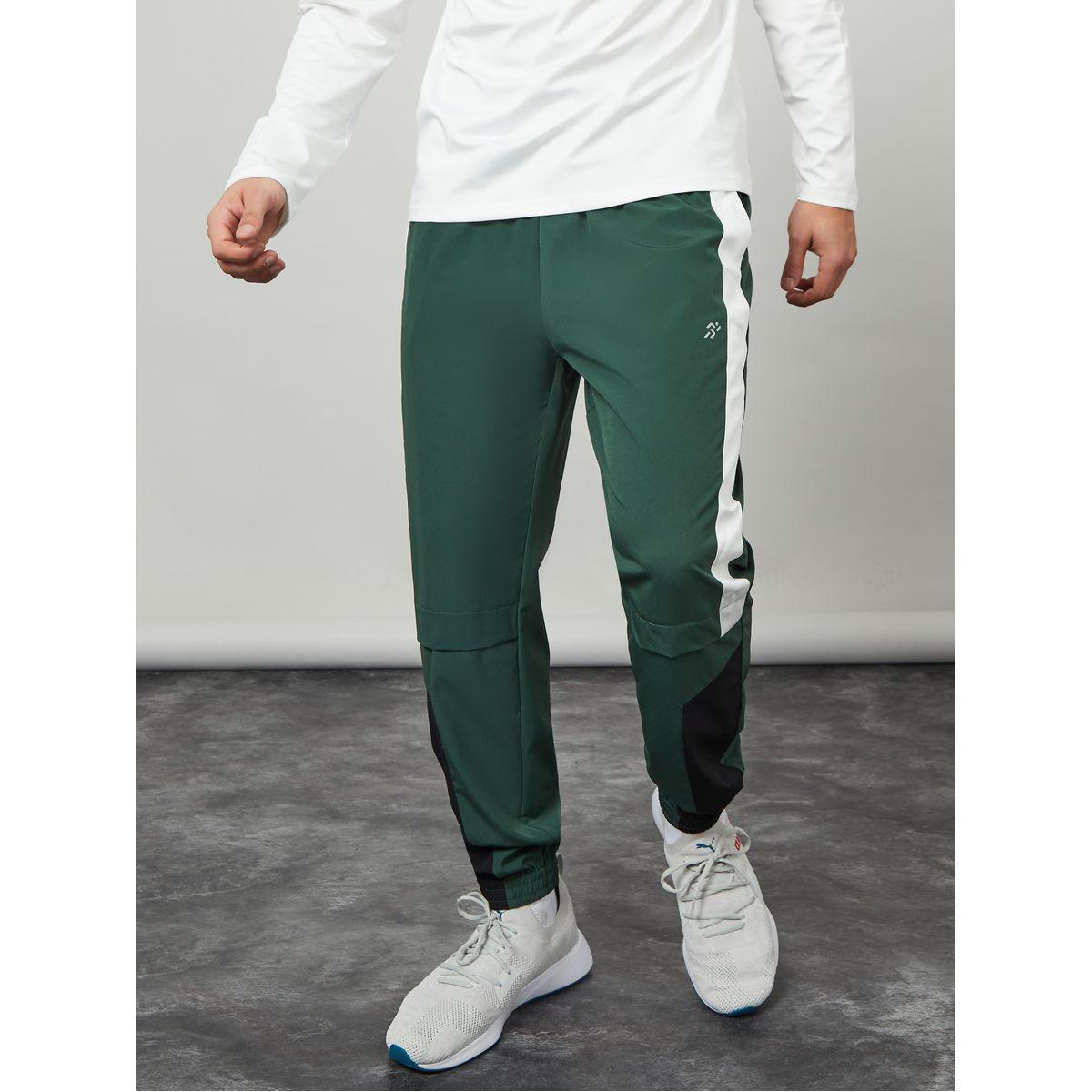 بنطال رياضي بنمط كتل الالوان-men-clothing-sportswearandactivewear-bottoms-image-1