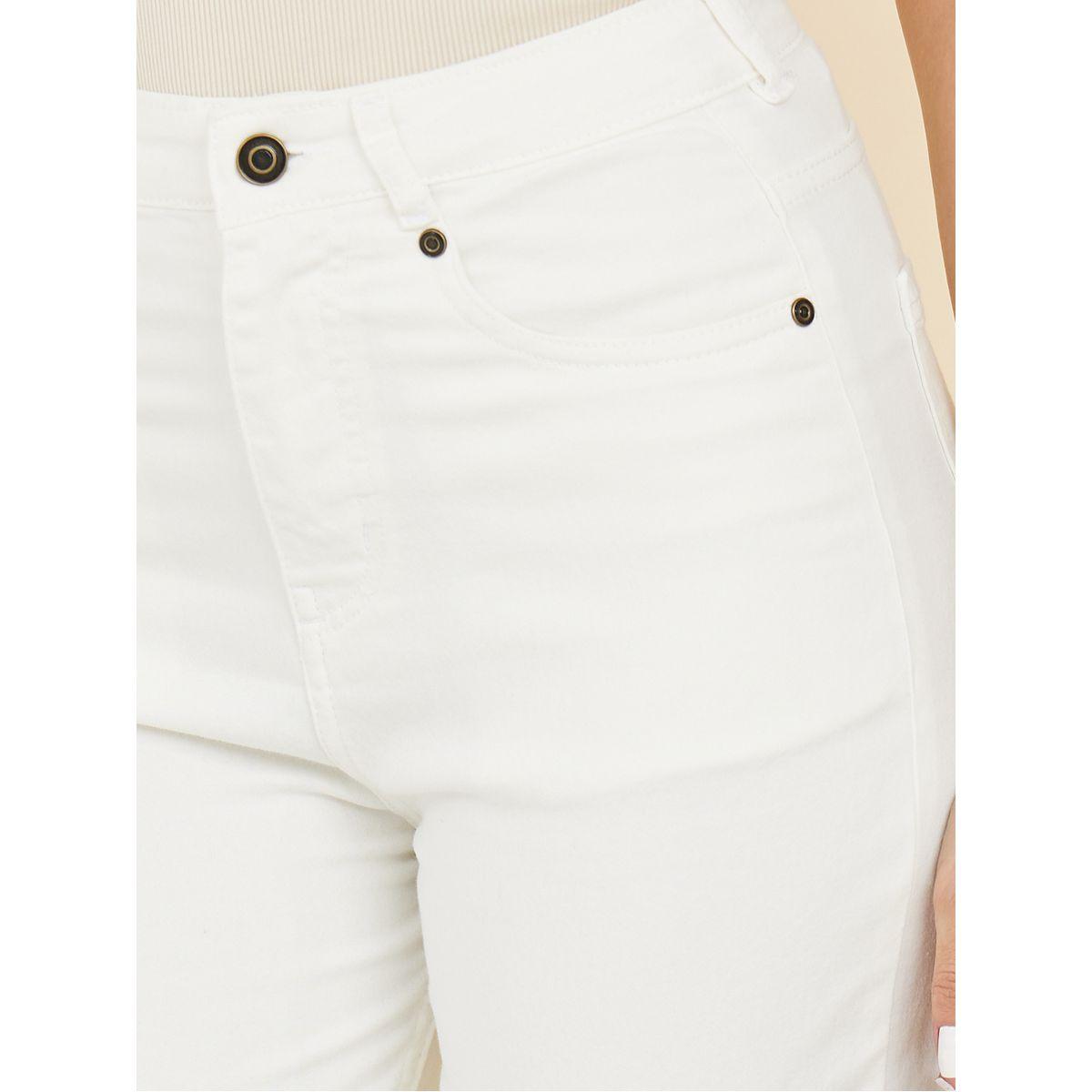 Styli Solid Button Detail Tapered Fit Jeans-women-clothing-bottoms-jeans-image-3