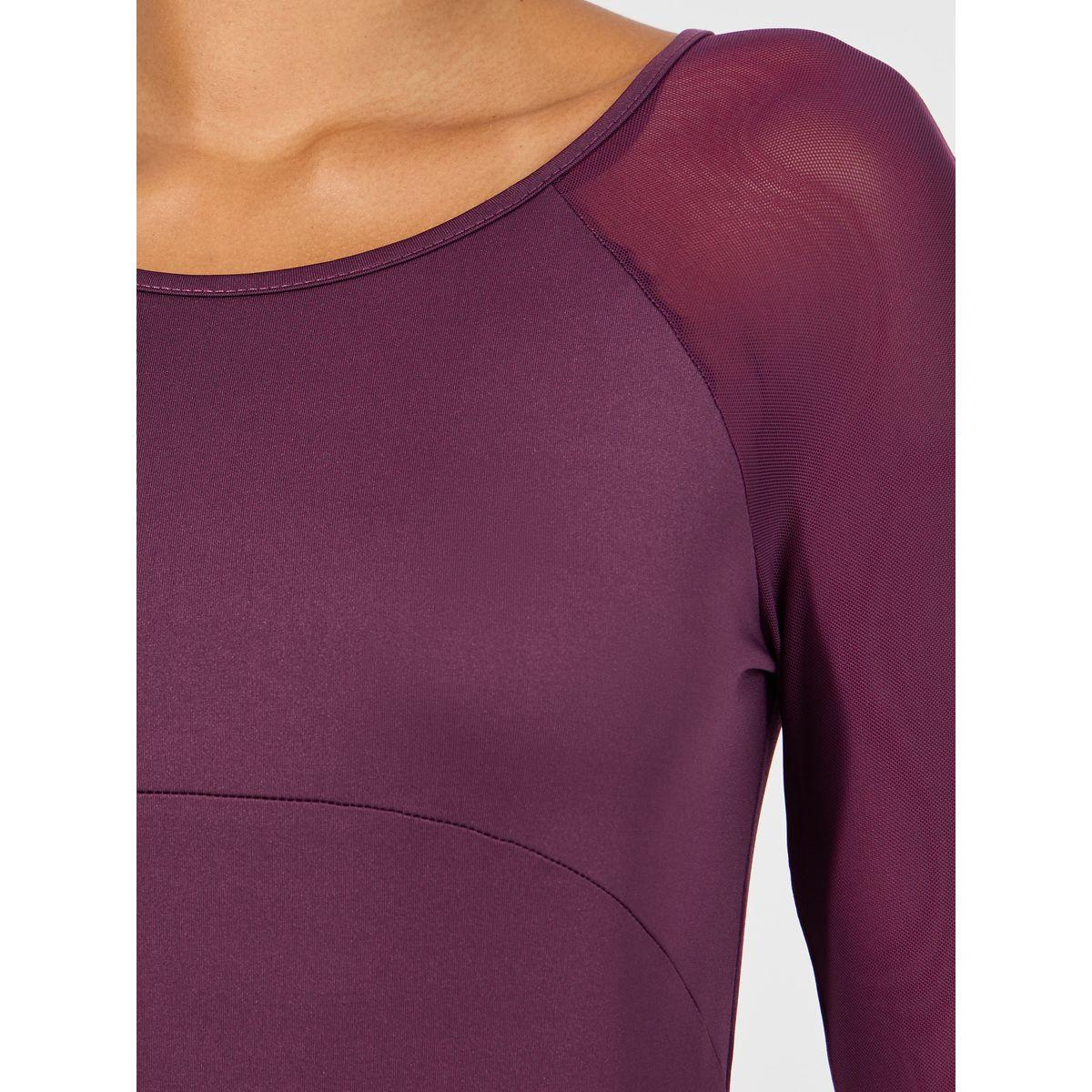 بلوزة بتفاصيل دانتيل وفتحة أصبع ابهام-women-clothing-sportswearandactivewear-tshirtsandvests-image-2