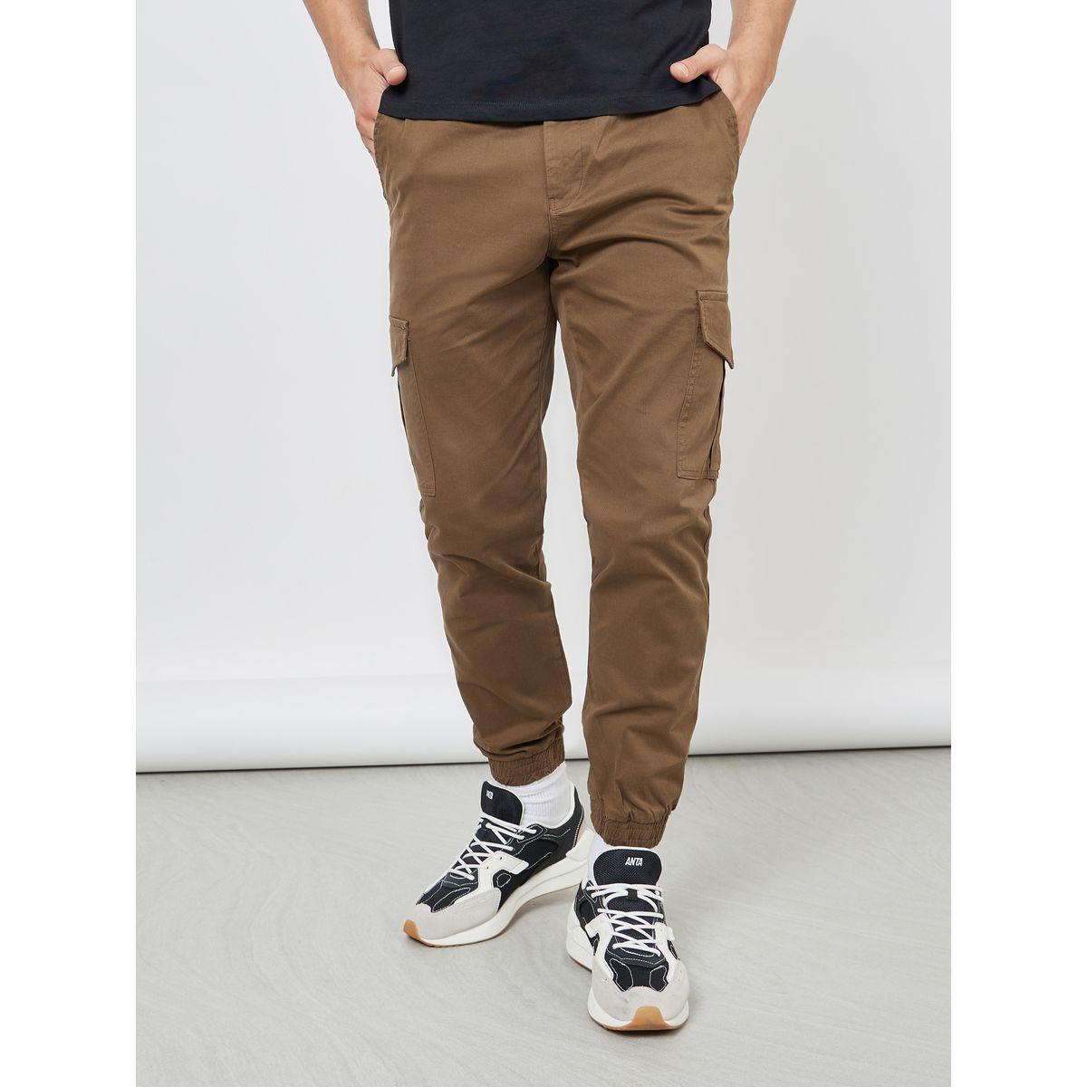 جوغر بجيوب كارجو واساور مطاطية-men-clothing-bottoms-joggers-image-1