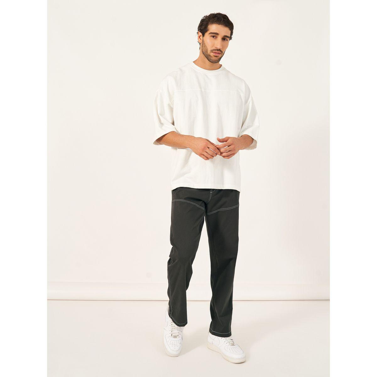 بنطال تشينو بقصة مريحة وتداخلات مدروزة-men-clothing-bottoms-trousersandchinos-chinos-image-2