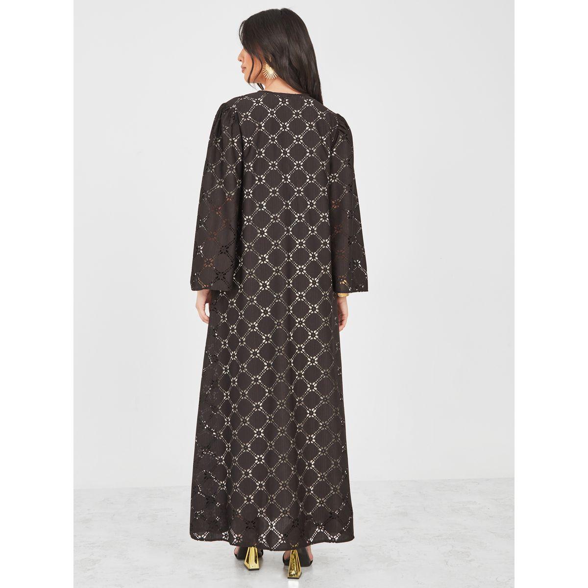 عباية مزينة بفتحات صغيرة-women-arabicclothing-abayas-image-1