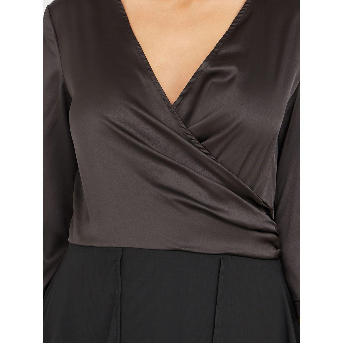 Styli Solid V Neck A-Line Midi Dress-women-clothing-dresses-image-3