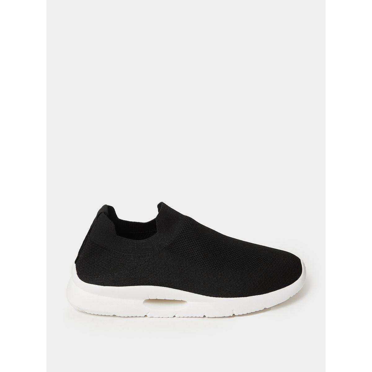 حذاء سنيكرز بتفاصيل محبوكة-men-shoes-sneakers-image-1
