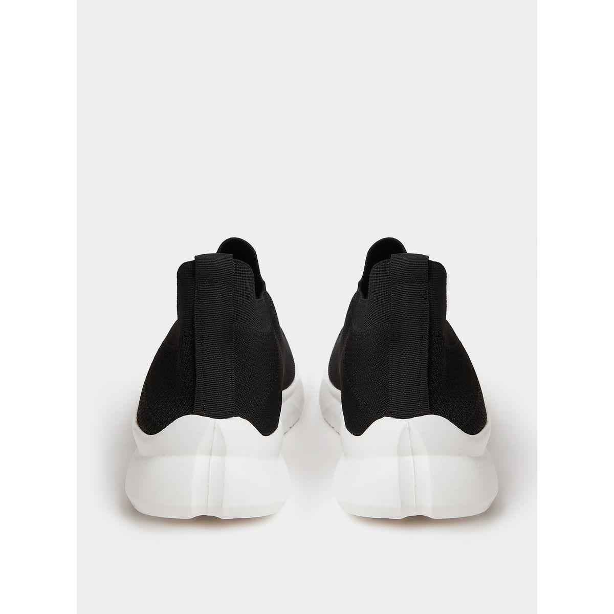 حذاء سنيكرز بتفاصيل محبوكة-men-shoes-sneakers-image-3