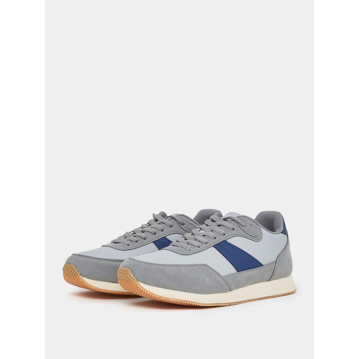 حذاء سنيكرز بتفاصيل متباينة واربطة-men-shoes-sneakers-image-2