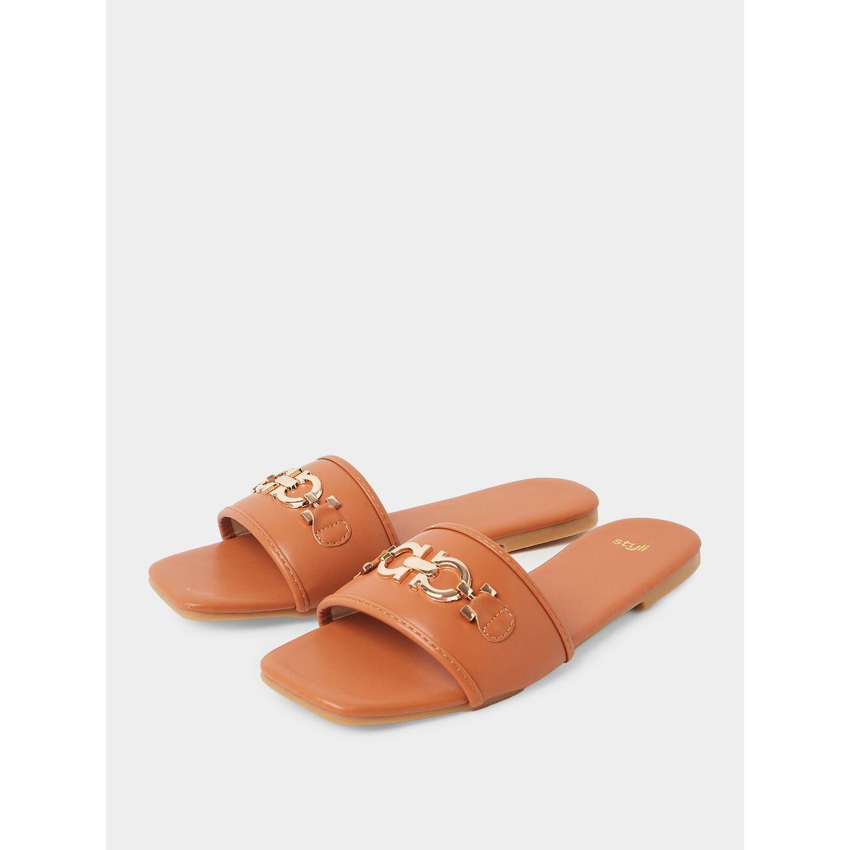 Styli Horseshoe Buckle Detail Strap Flat Sandals-women-shoes-sandals-flats-image-2