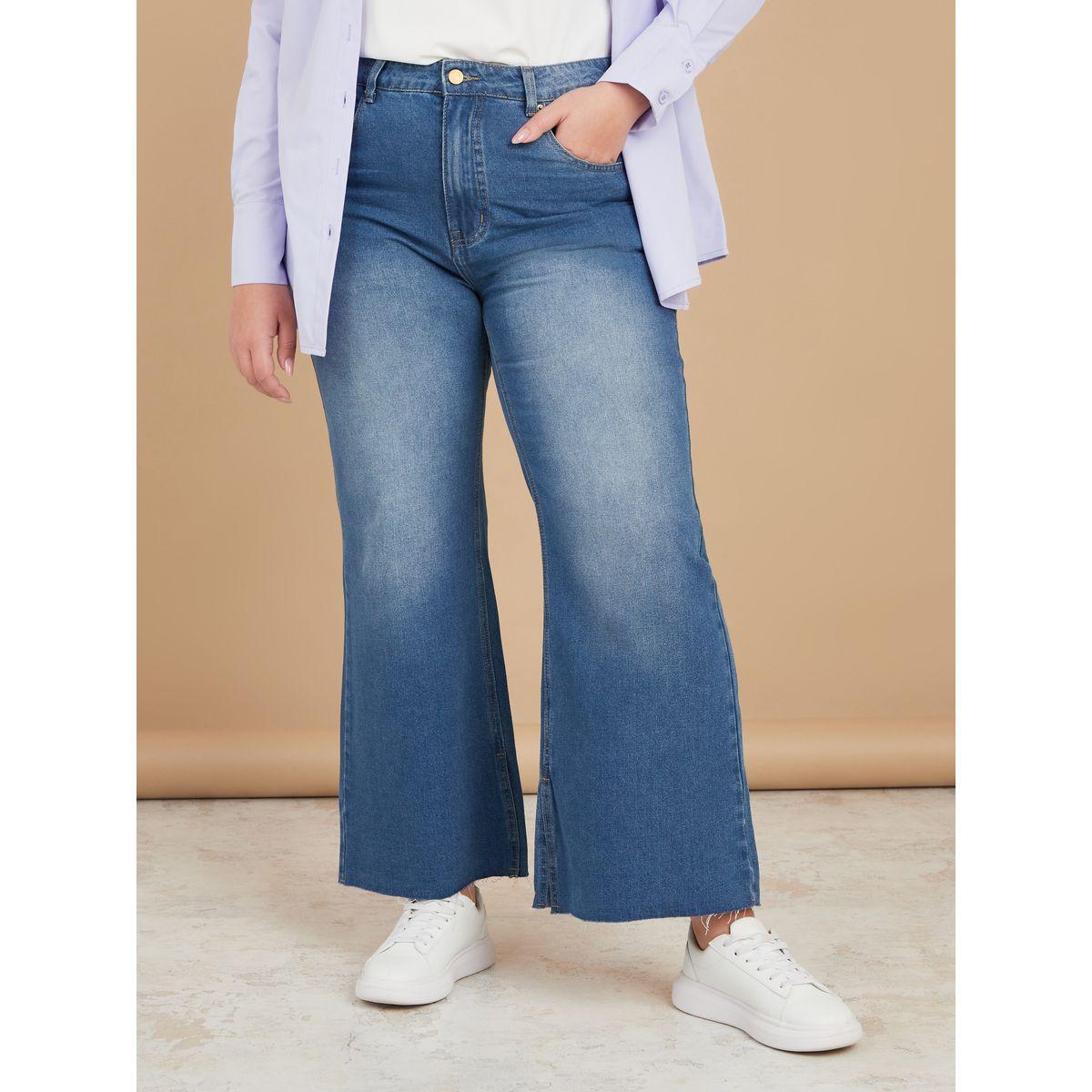 Styli Plus High Rise Frayed Hem Flared Jeans-women-clothing-bottoms-jeans-image-1