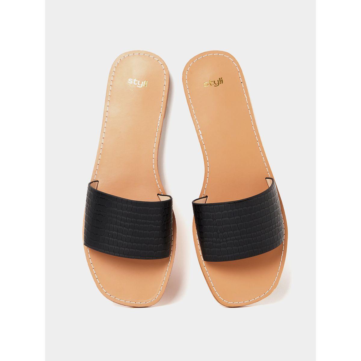 صندل فلات بتفاصيل بارزة الملمس-women-shoes-sandals-flats-image-6