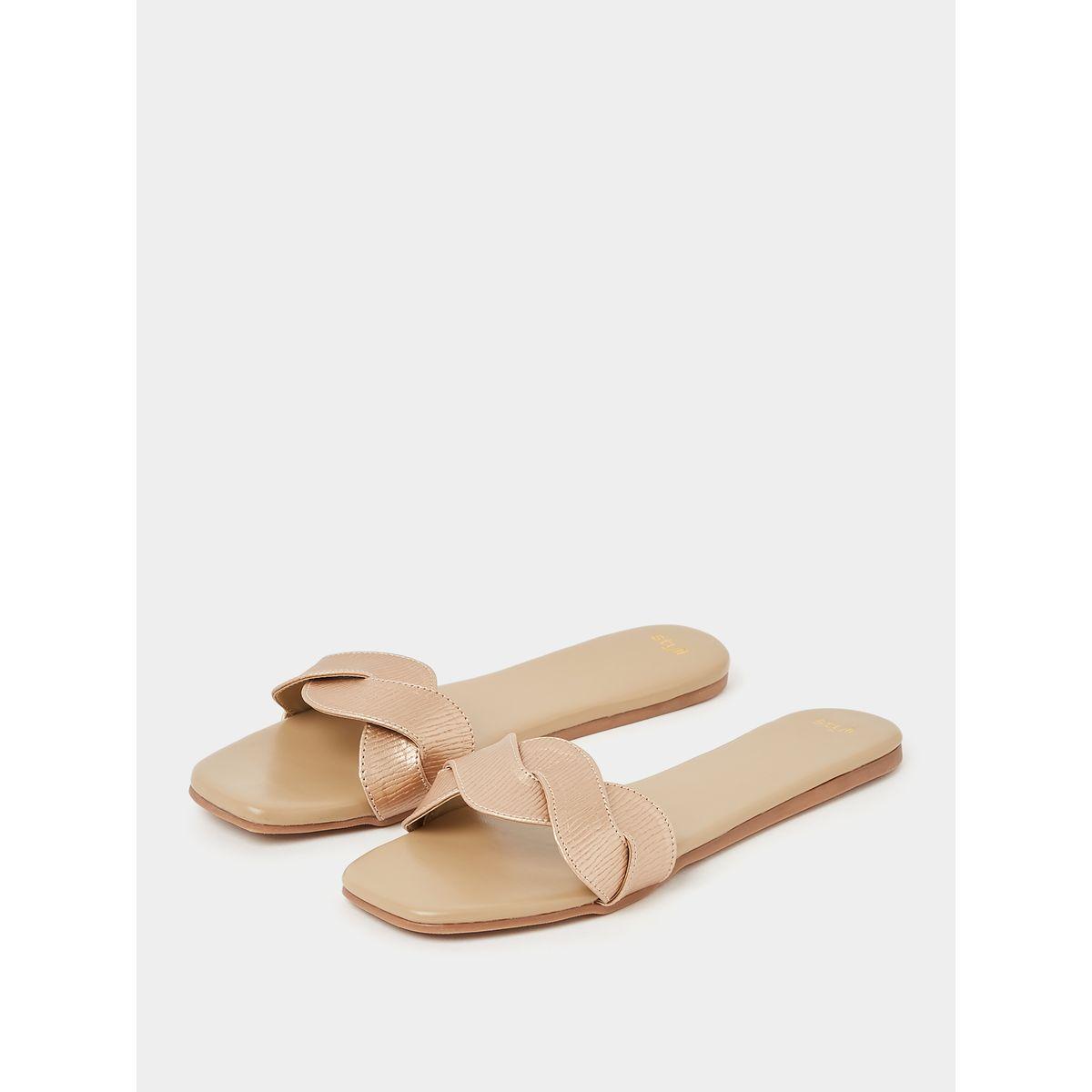 صندل فلات بسير بتفاصيل لامعة-women-shoes-sandals-flats-image-5