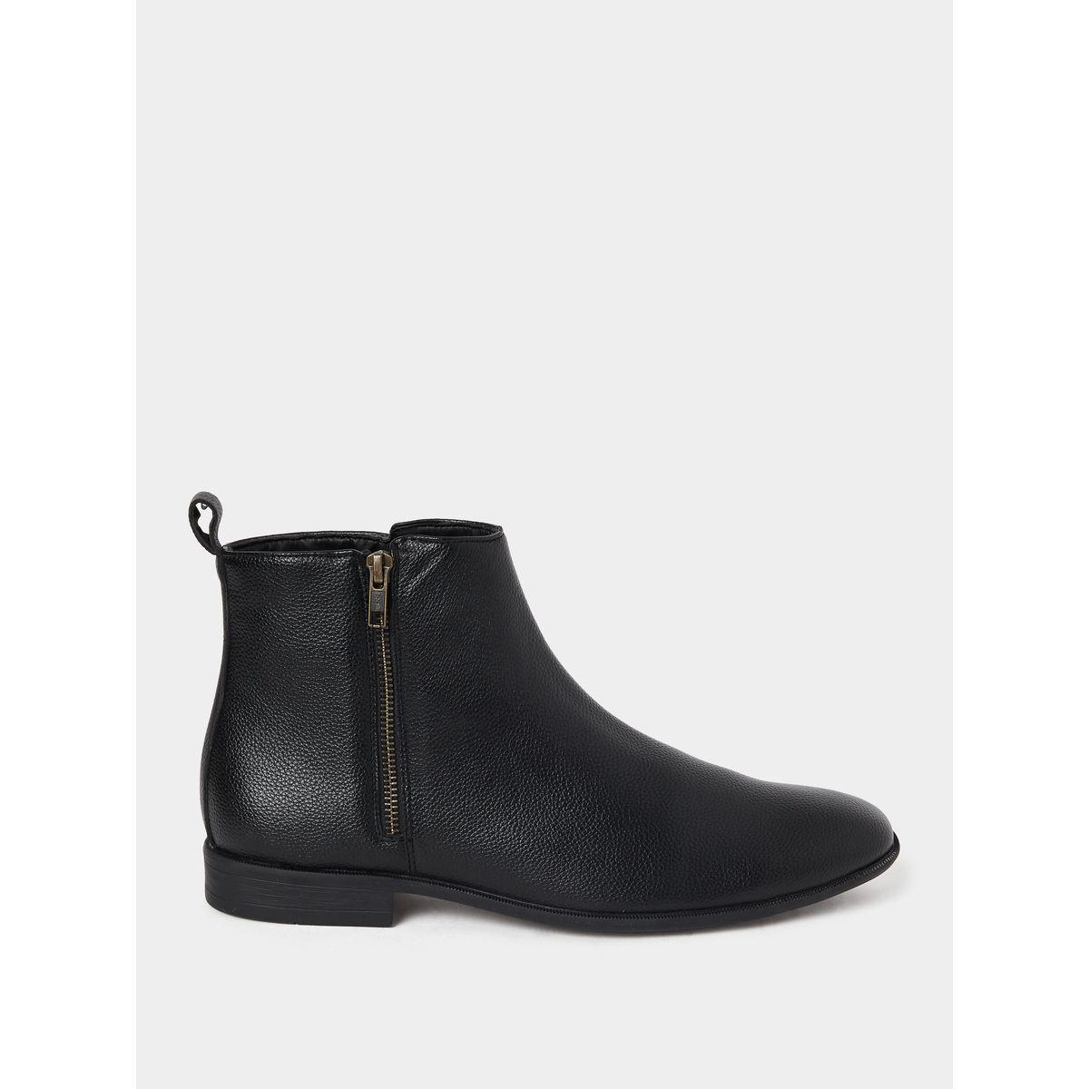 حذاء تشيلسي بتفاصيل مطاطية-men-shoes-boots-image-1