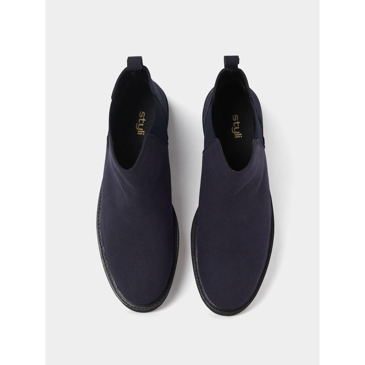 Styli Chelsea Boots in Micro Suede-men-shoes-boots-image-5