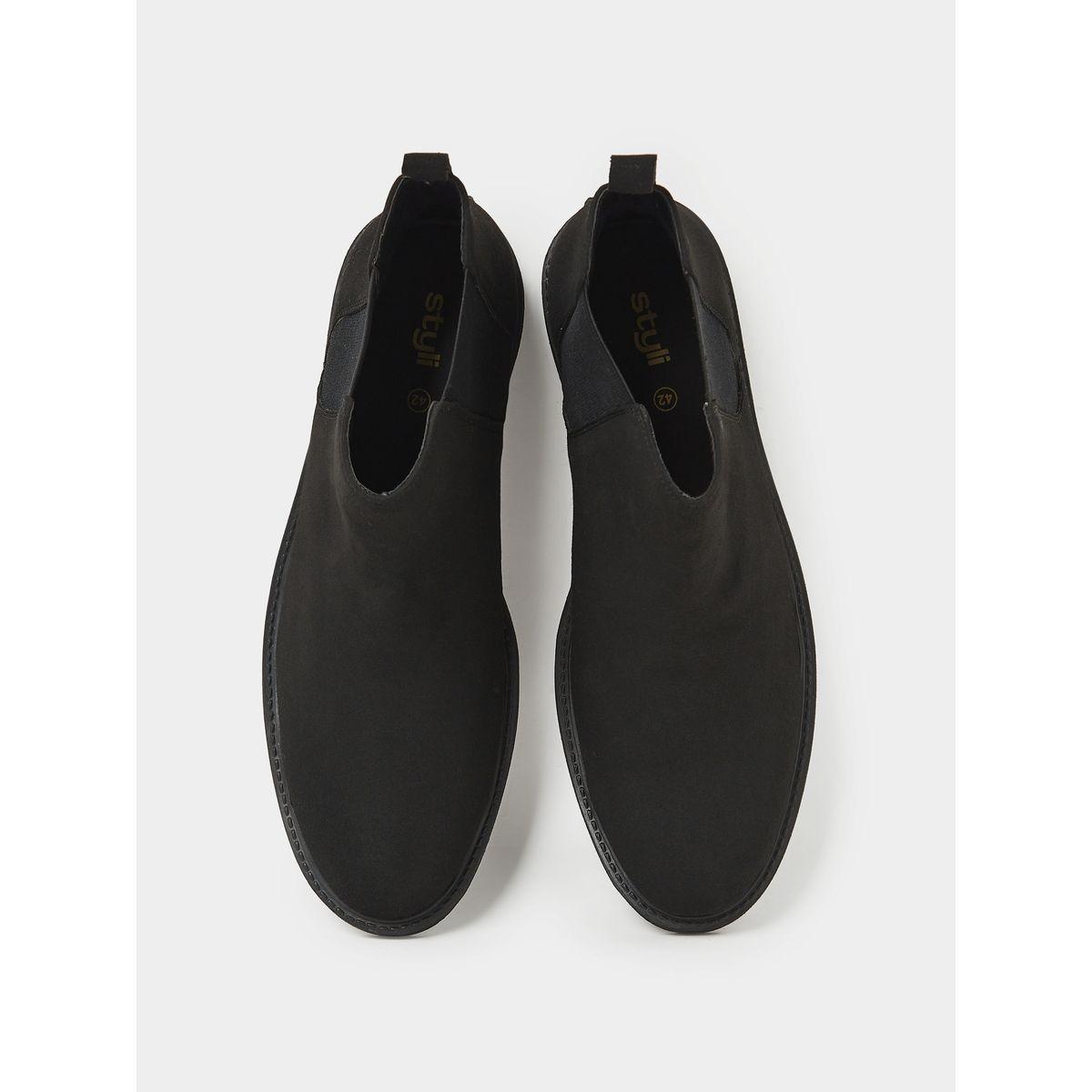 Styli Chelsea Boots in Micro Suede-men-shoes-boots-image-5