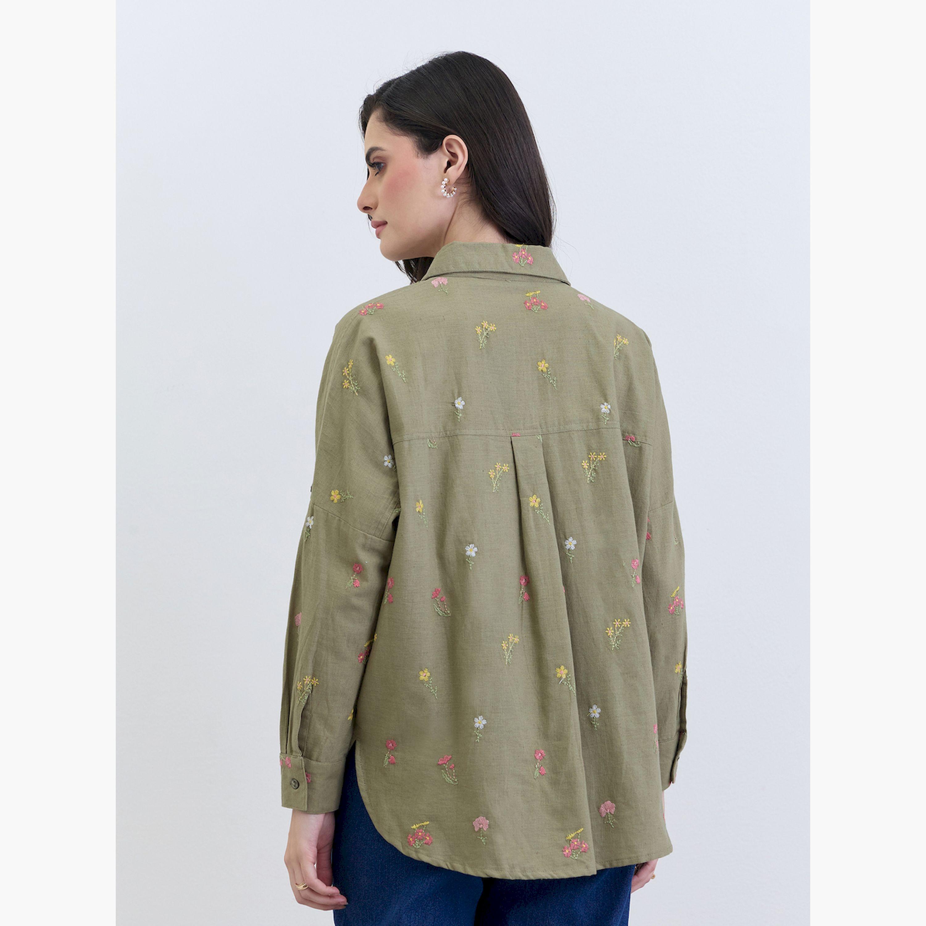 بلوزة بتفاصيل مُطرّزة وأكمام طويلة مع أزرار غلق-women-clothing-shirtsandblouses-shirts-image-4