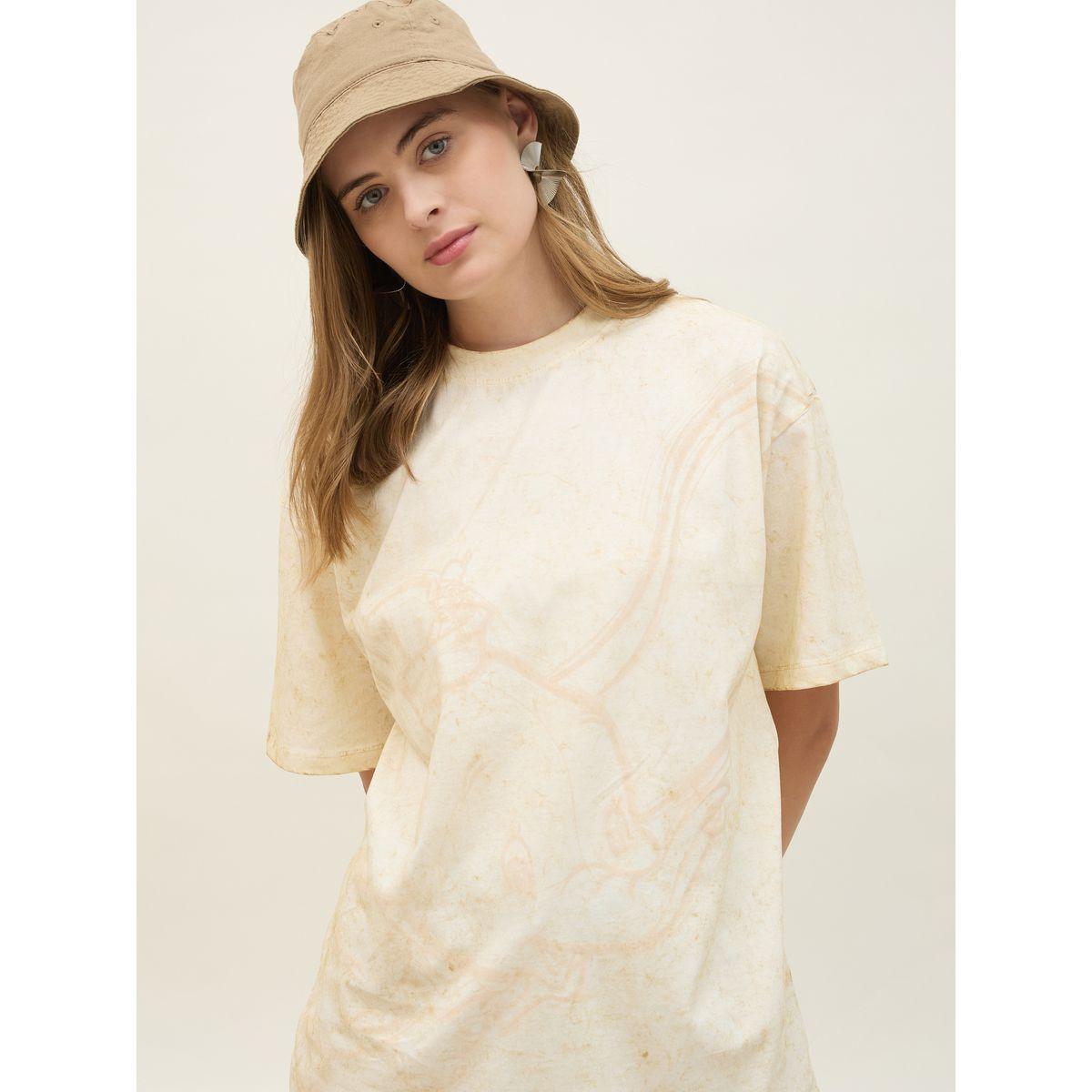 تيشيرت طويل فضفاض بطبعة جرافيك-women-clothing-tshirts-image-4
