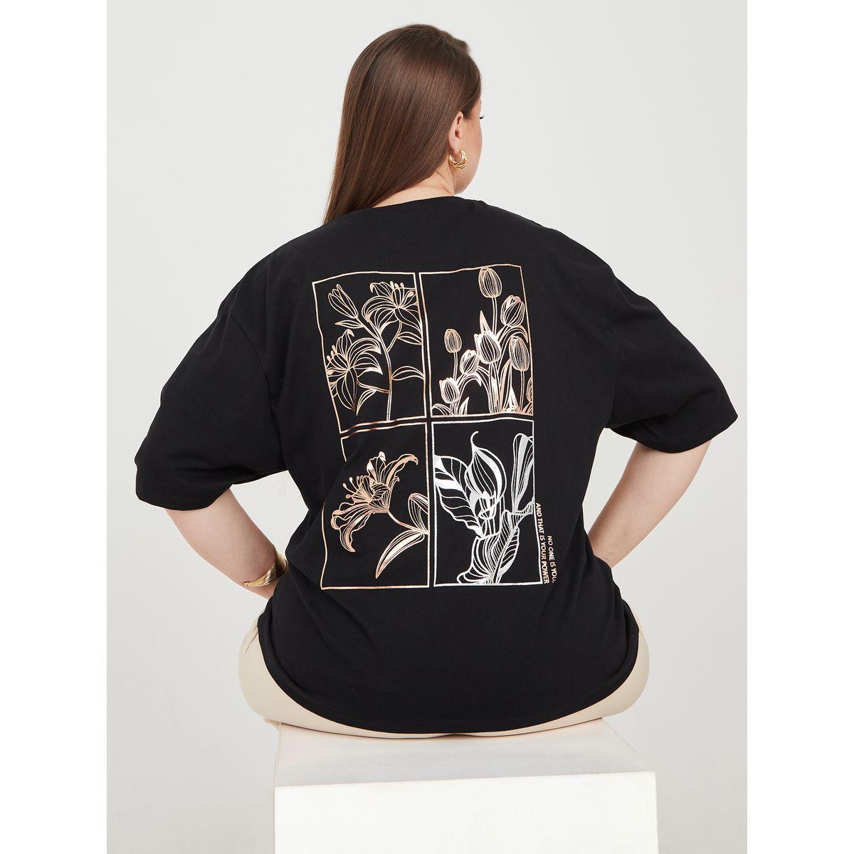 Styli Plus Oversized Foil No One Is You Back Graphic Longline T-Shirt-women-clothing-plussize-tshirts-image-1