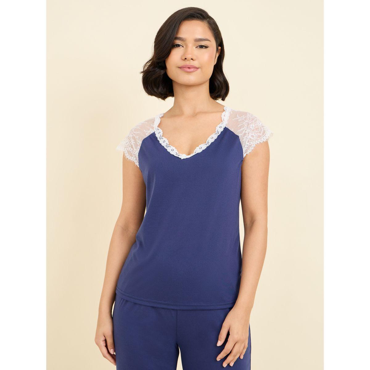 Styli Unwind Lace Trim Sleeves V Neck T-shirt and Pyjama Set-women-clothing-nightwear-pyjamas-longsets-image-2