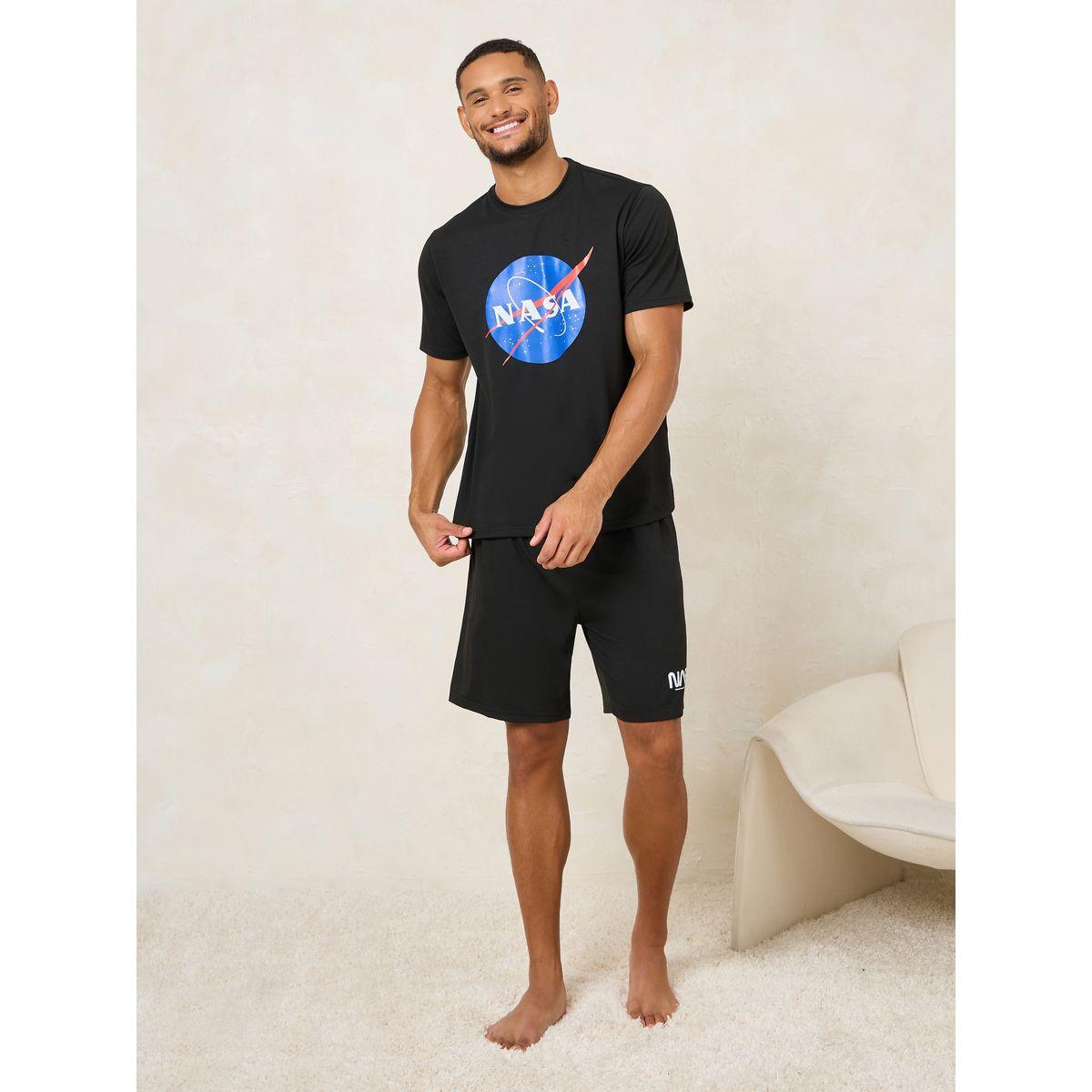مجموعة من شورت وتيشيرت بطبعة شعار ناسا-men-clothing-nightwear-sets-image-1